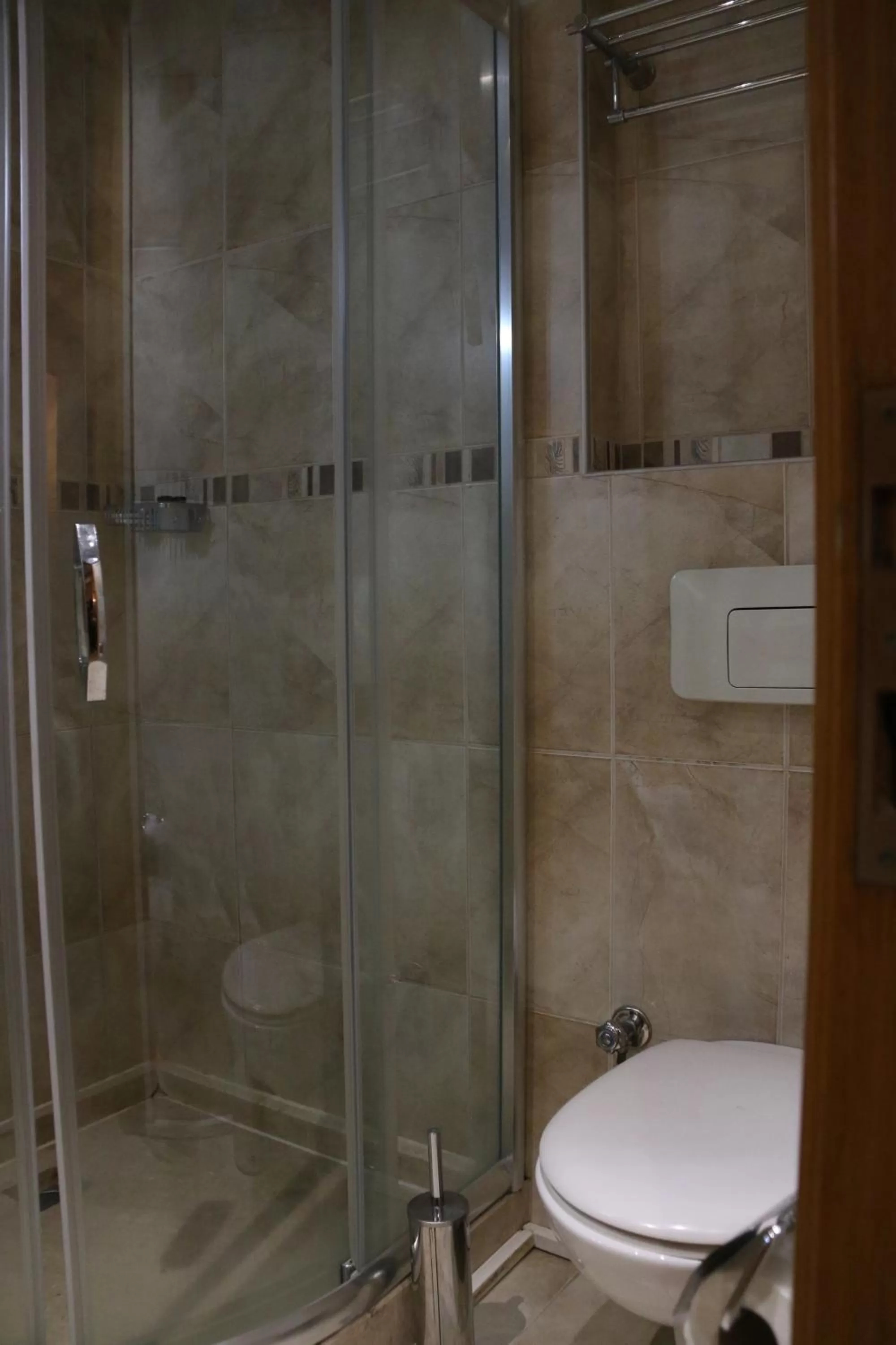 Shower, Bathroom in Grand Peninsula Hotel