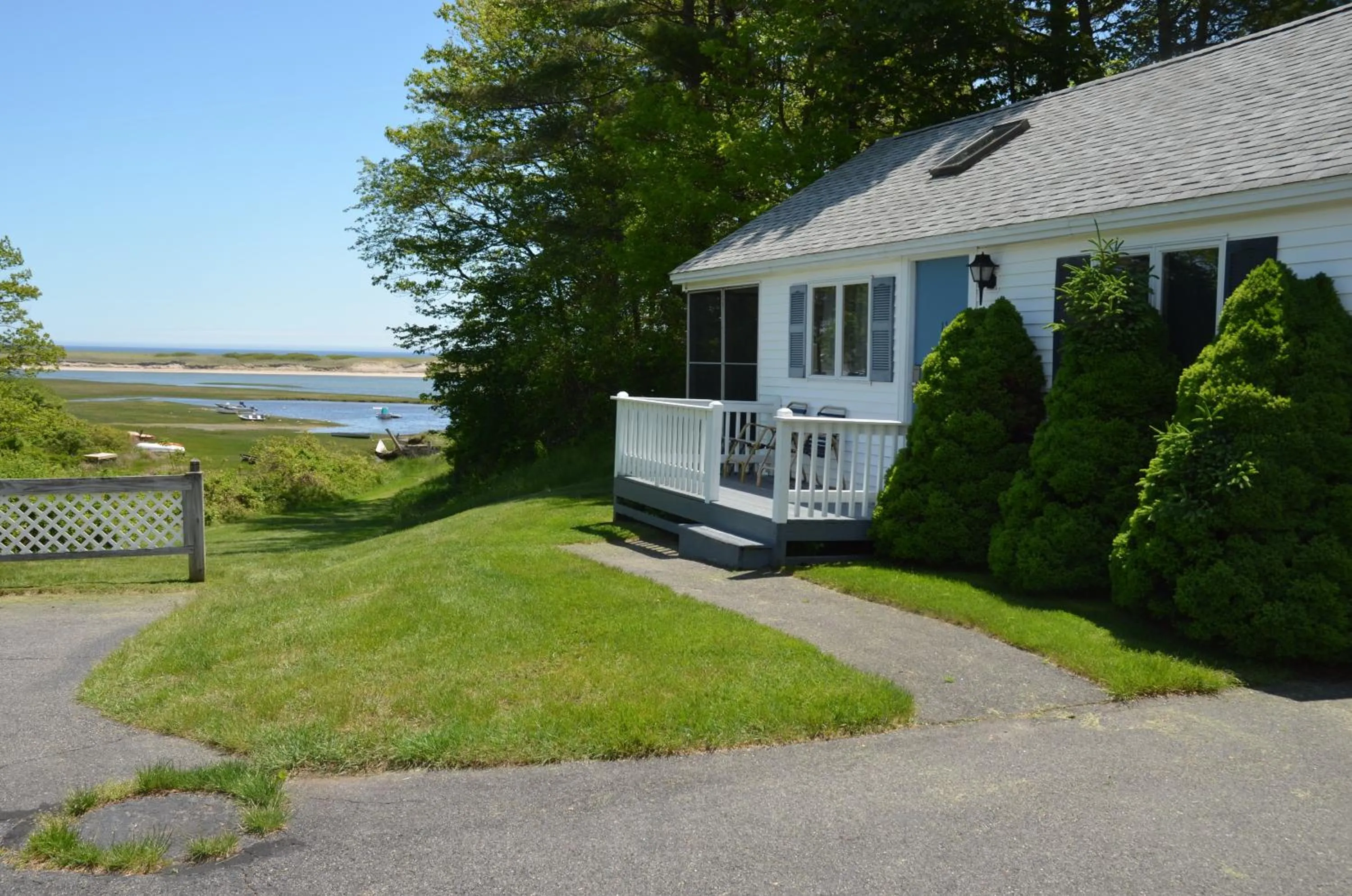 Facade/entrance in Ogunquit Tides