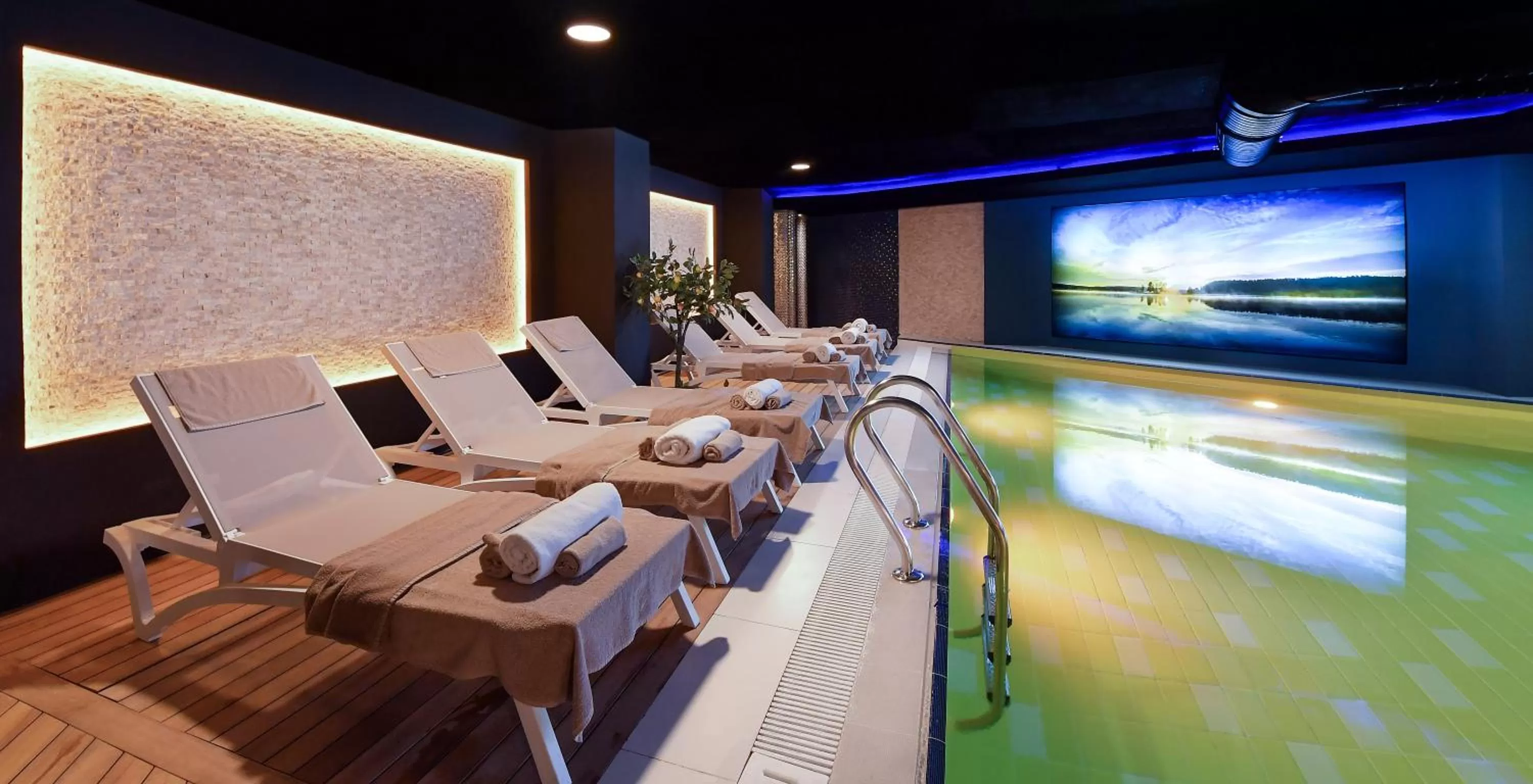 Swimming pool in Altın Otel & Spa Balıkesir