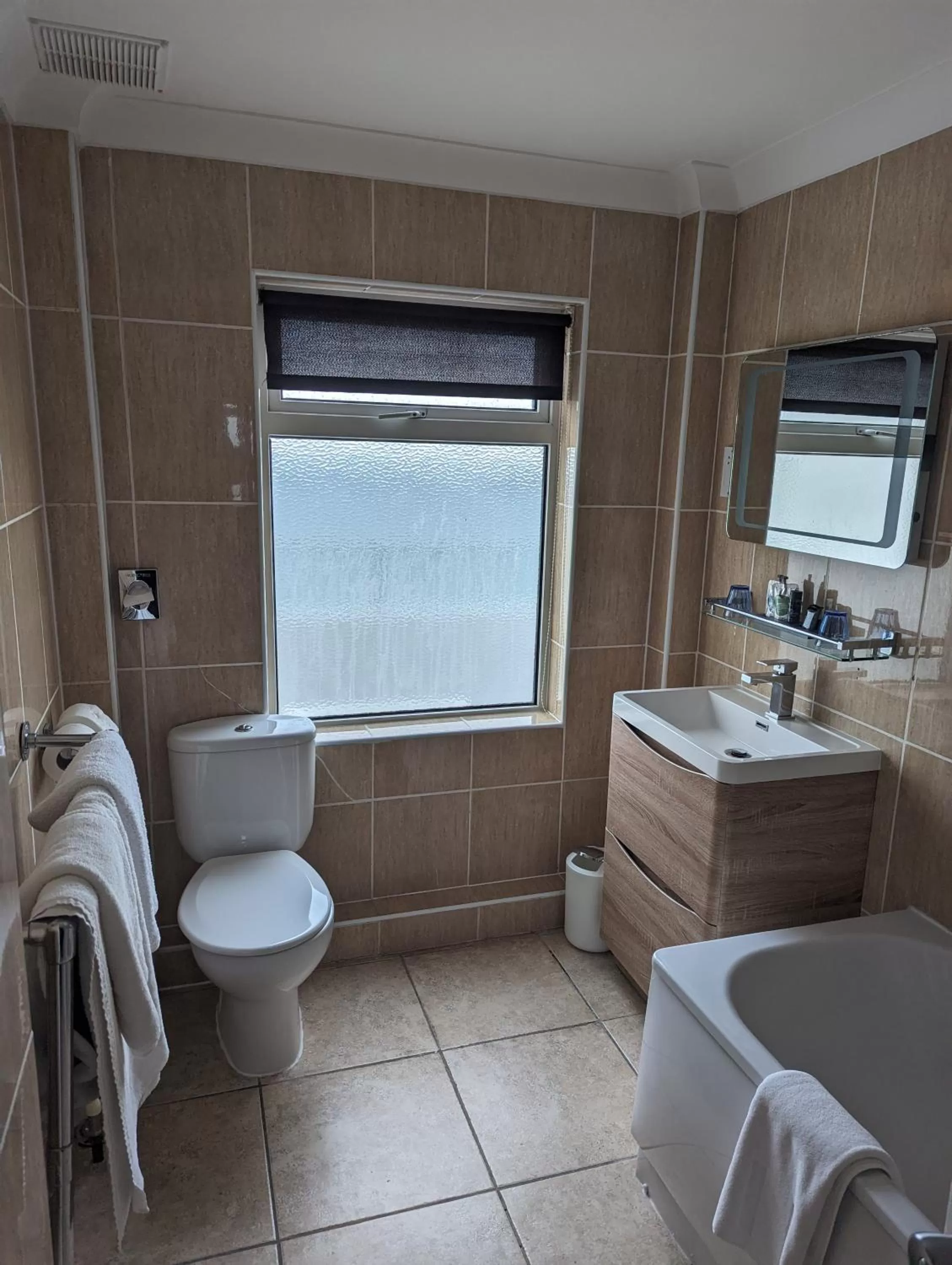 Toilet in Cumberland Hotel - OCEANA COLLECTION