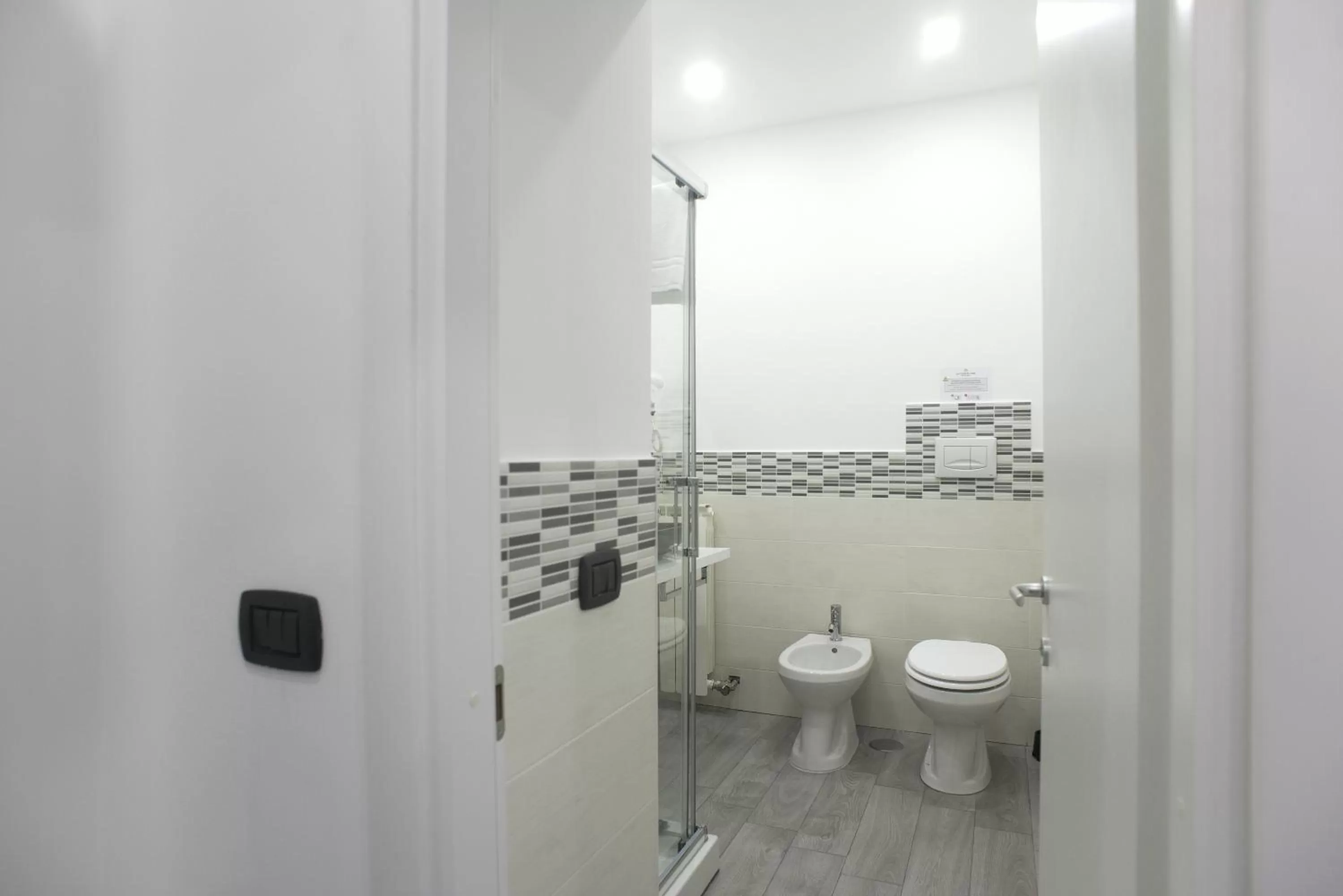 Shower, Bathroom in La Casa di Luna