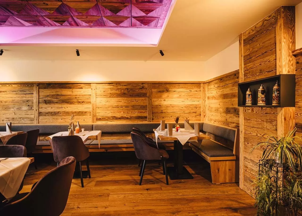 Restaurant/places to eat in Landhotel Hallnberg