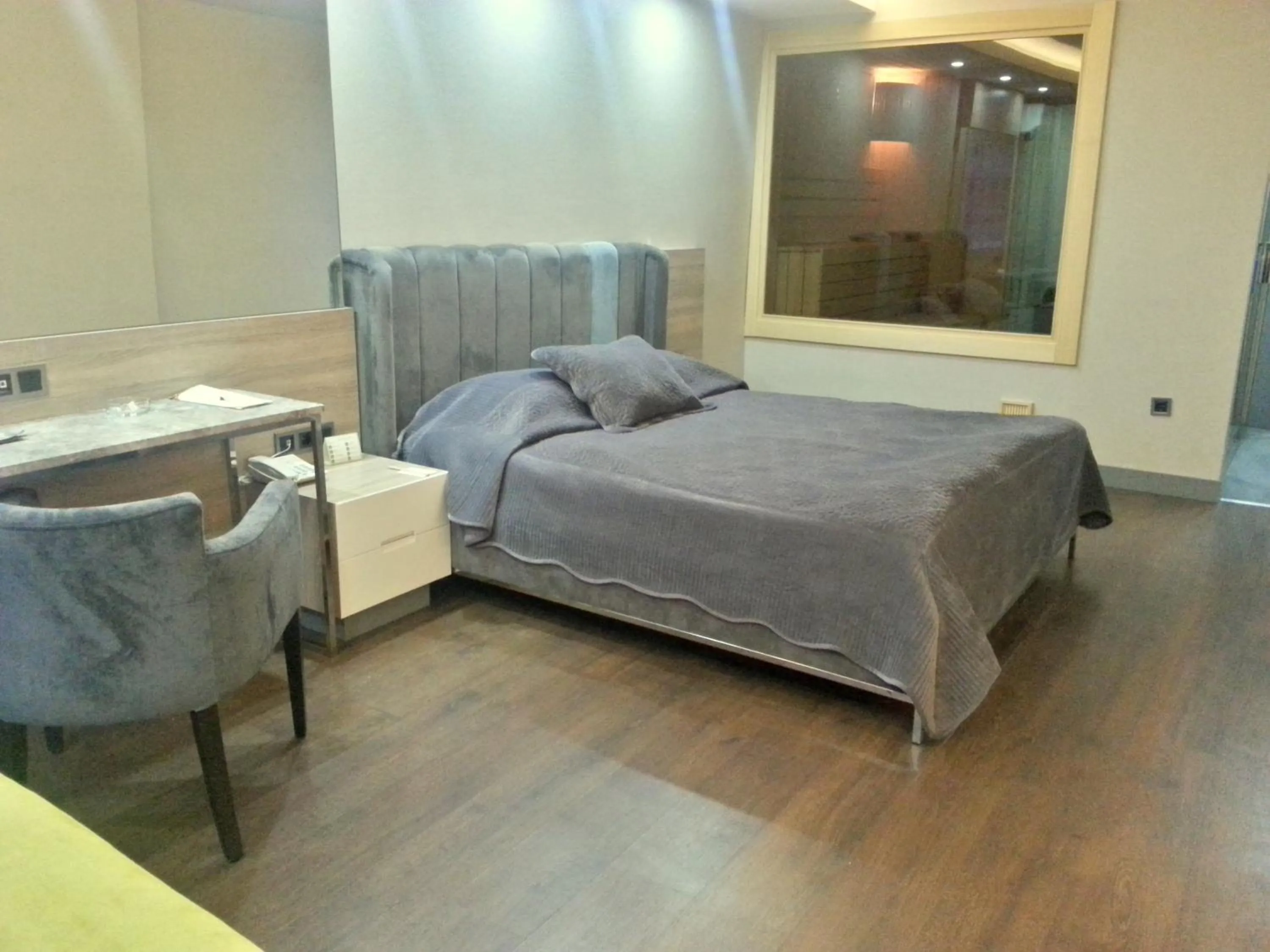 Photo of the whole room in Hotel Marla