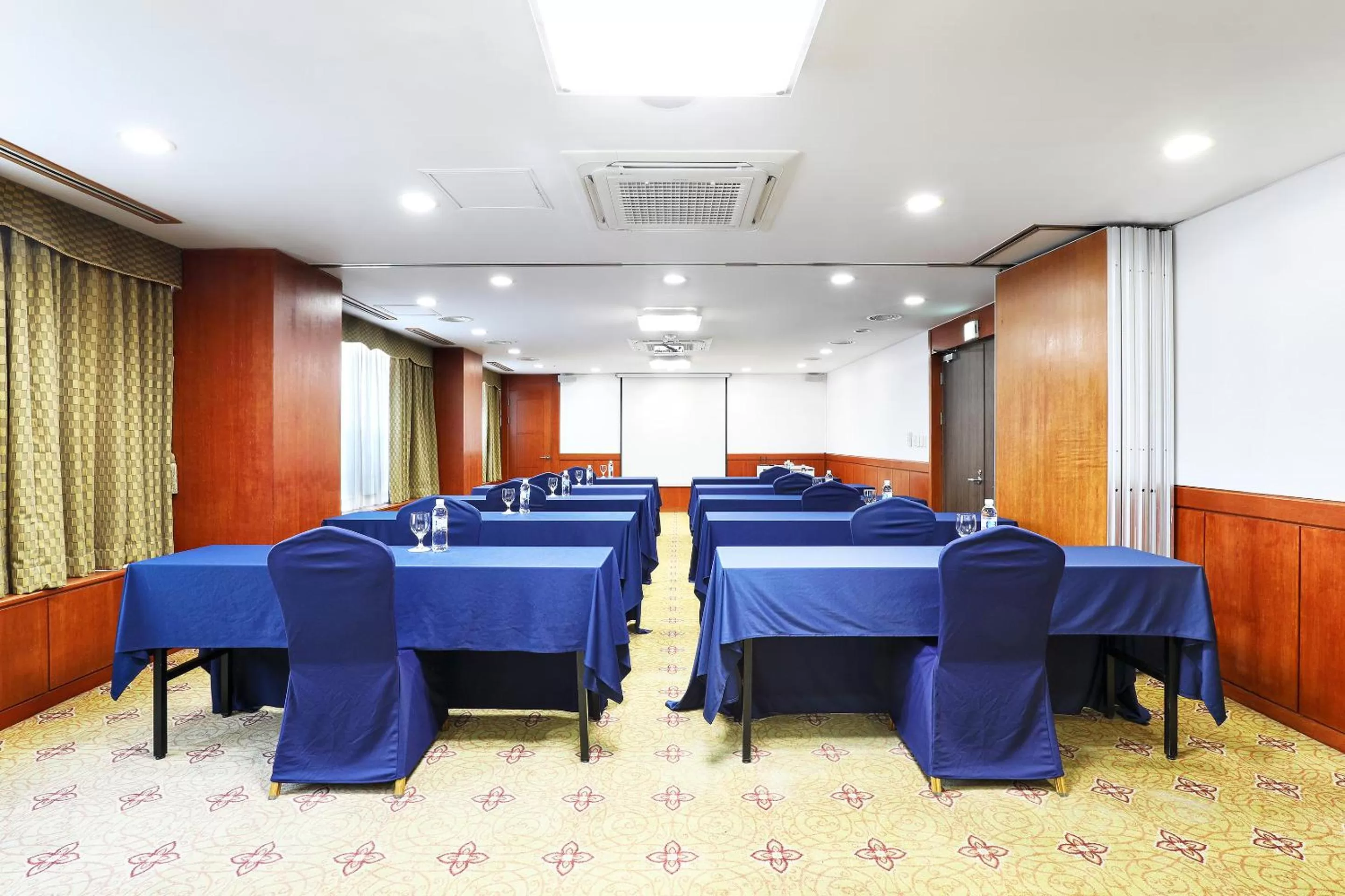 Business facilities in Best Western Premier Incheon Airport Hotel