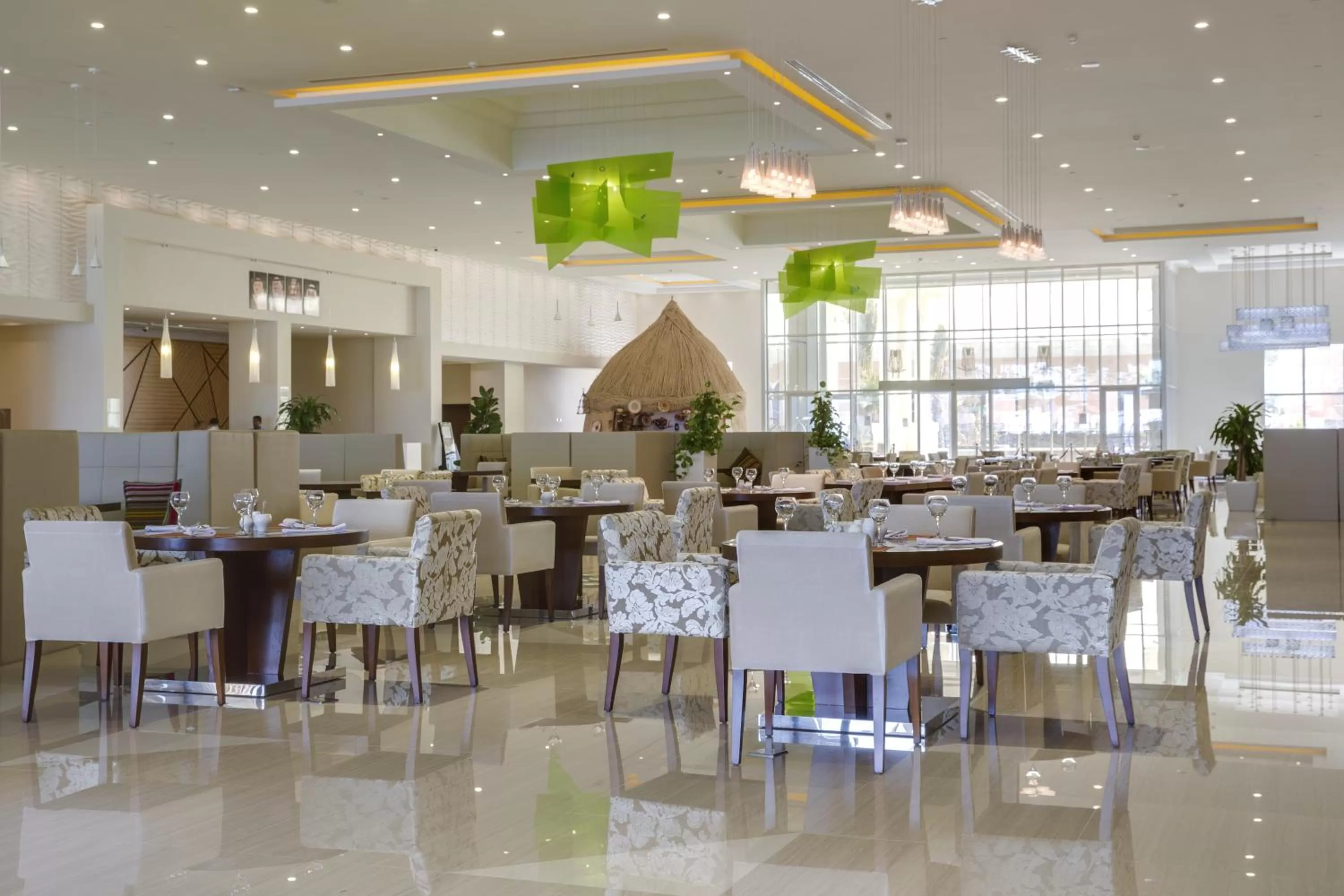 Restaurant/places to eat in Radisson Blu Resort Jizan
