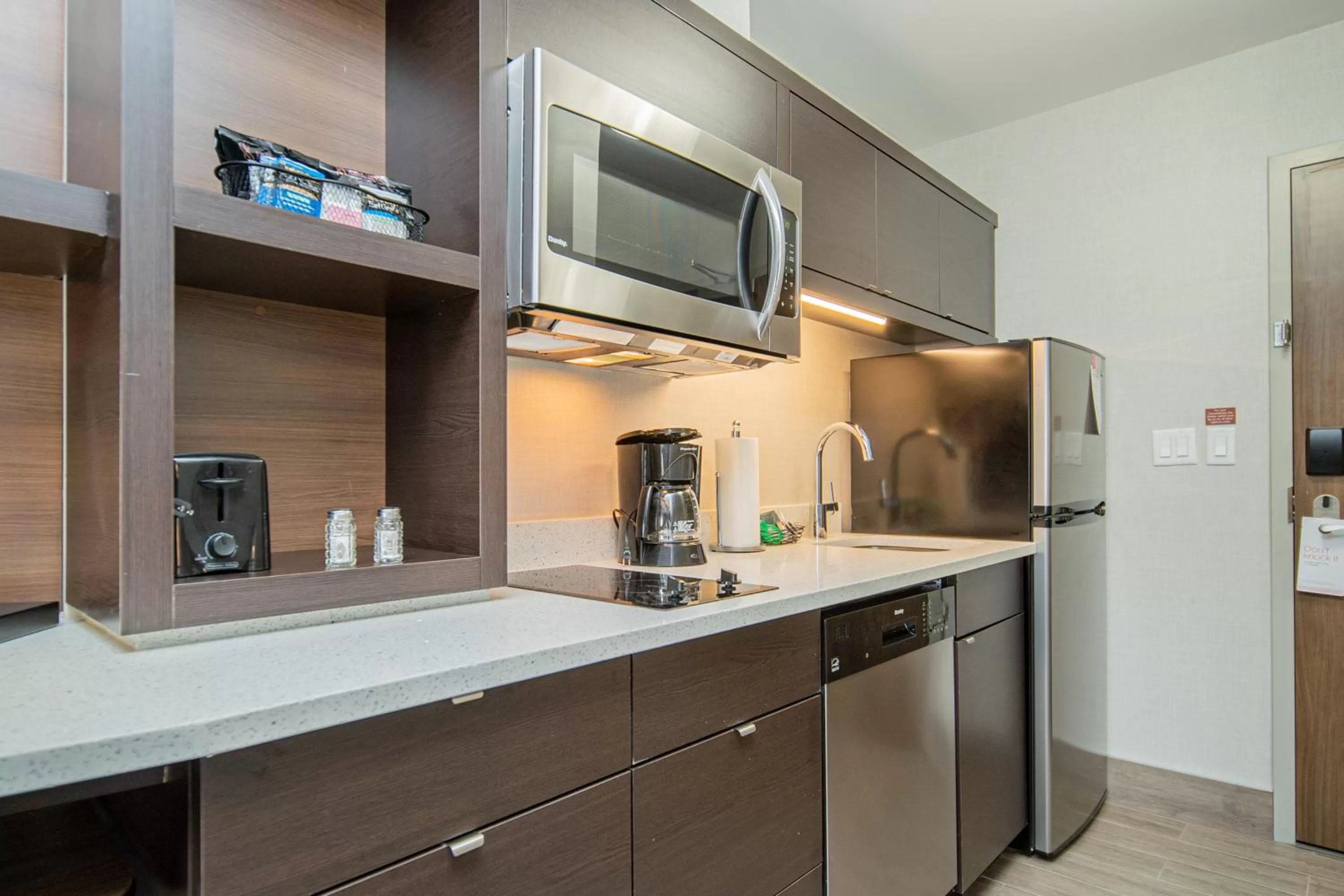 Kitchen or kitchenette in TownePlace Suites by Marriott Brantford and Conference Centre