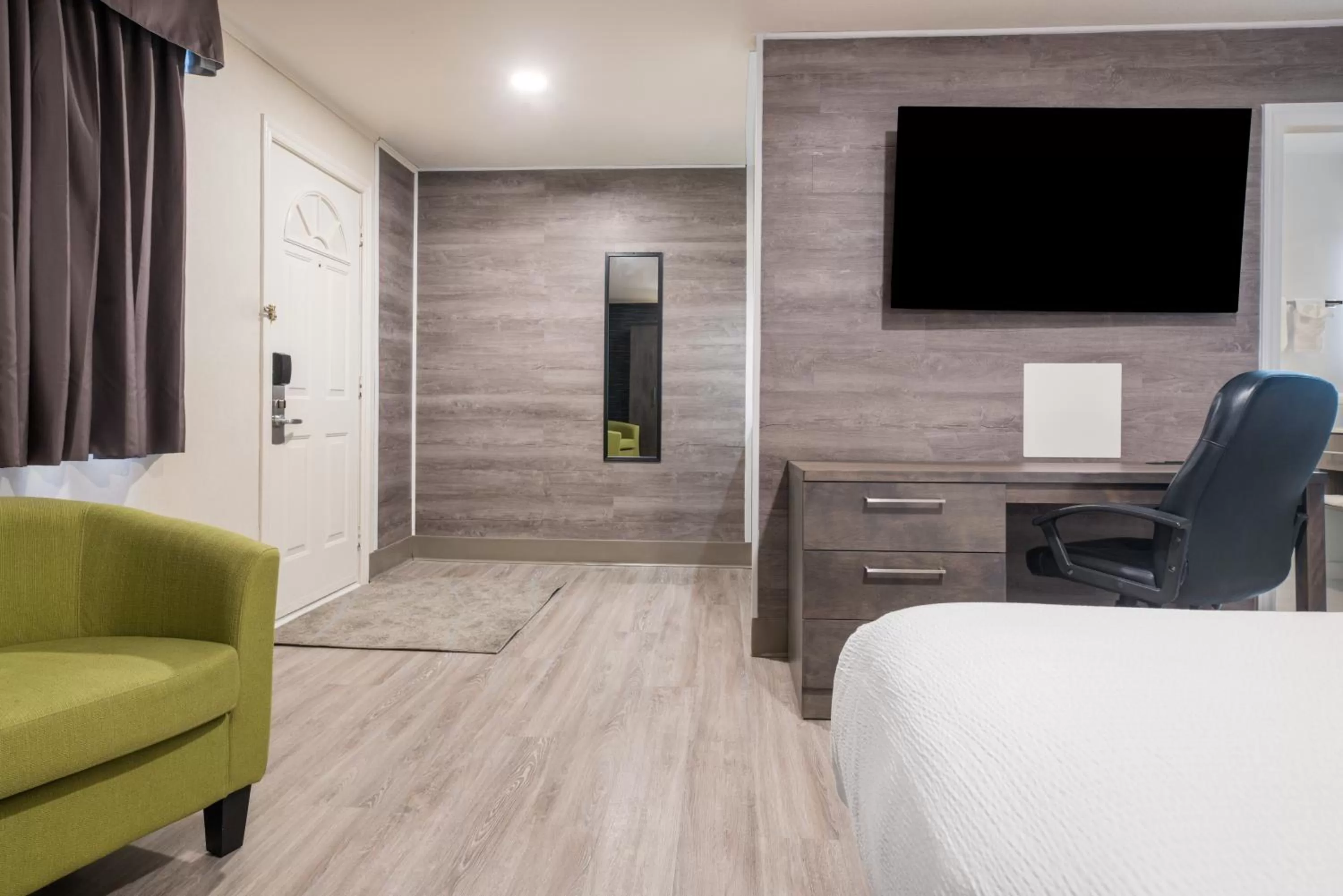 TV and multimedia, Bed in Glengarry Extended Stays