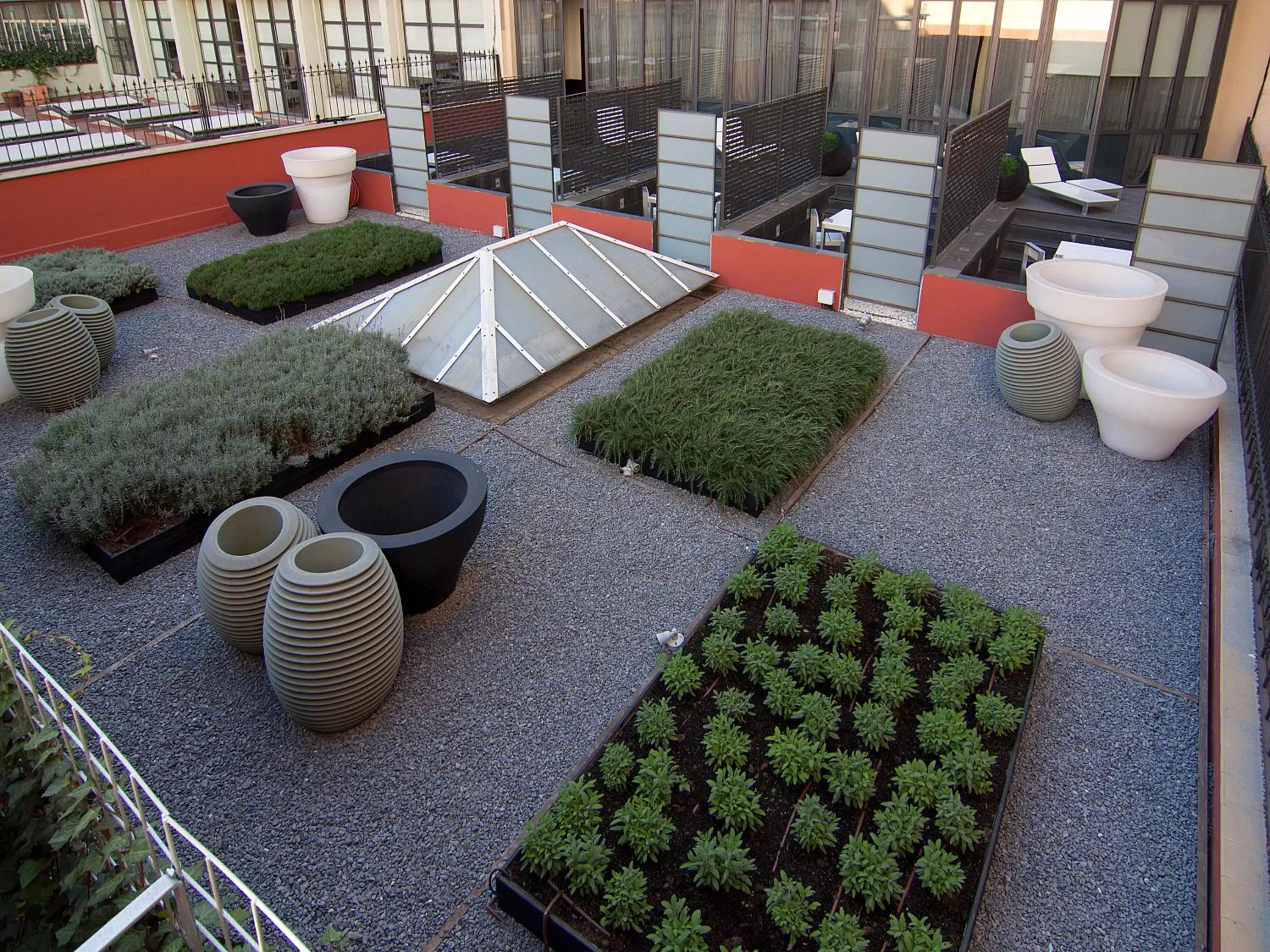 Facade/entrance in Sixtytwo Hotel