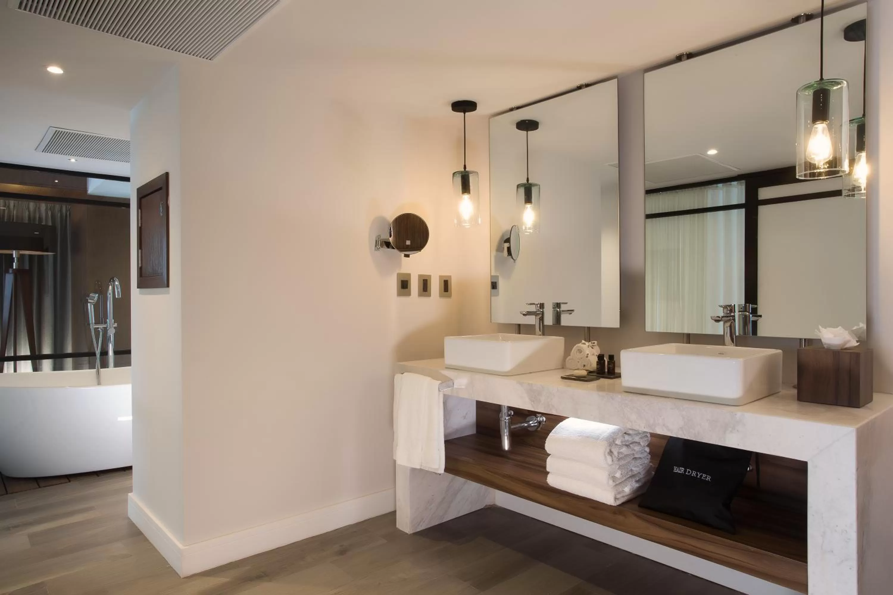 Bathroom in Hotel Indigo Guadalajara Expo by IHG