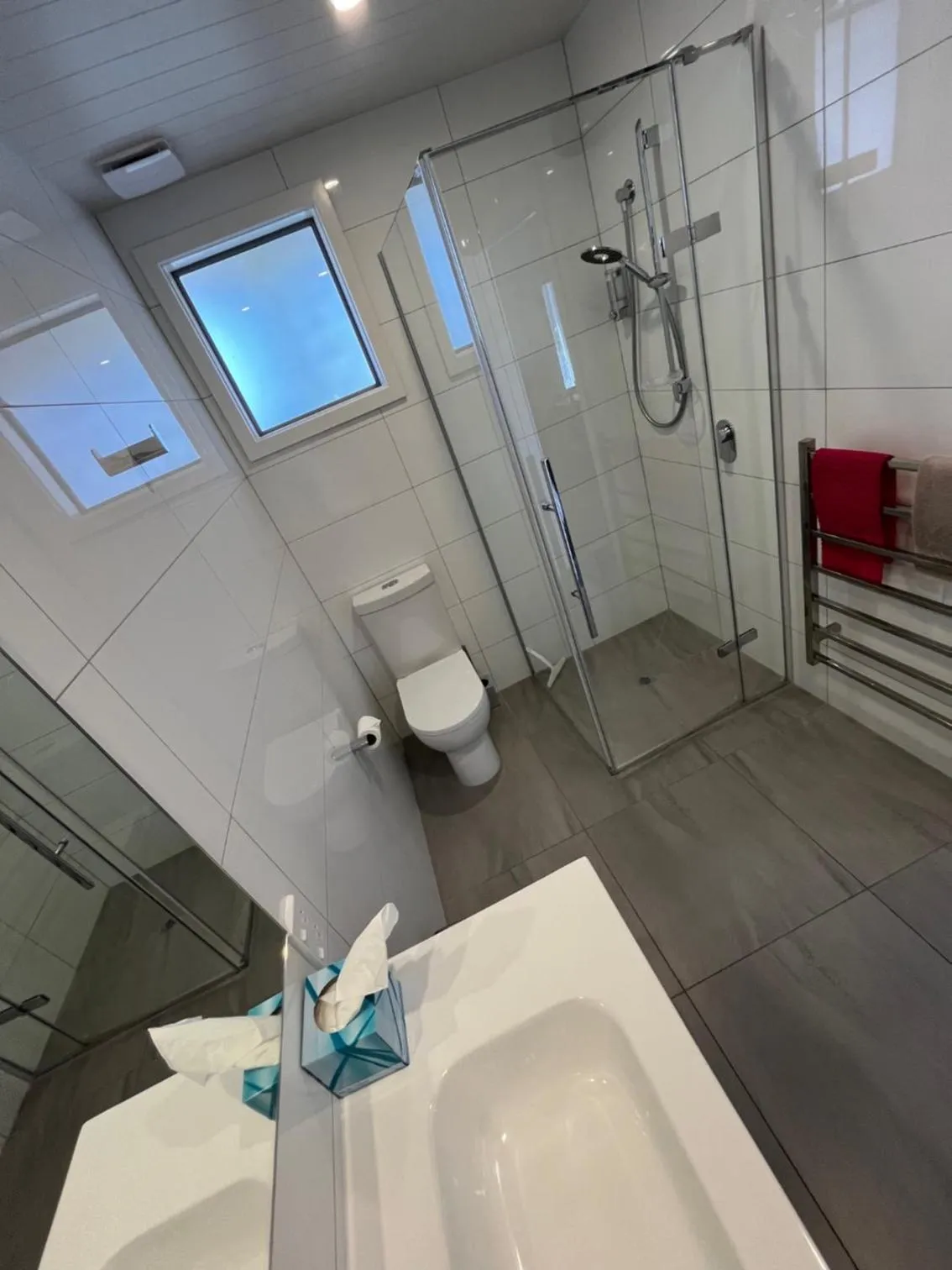 Shower in Manuka Crescent Motel