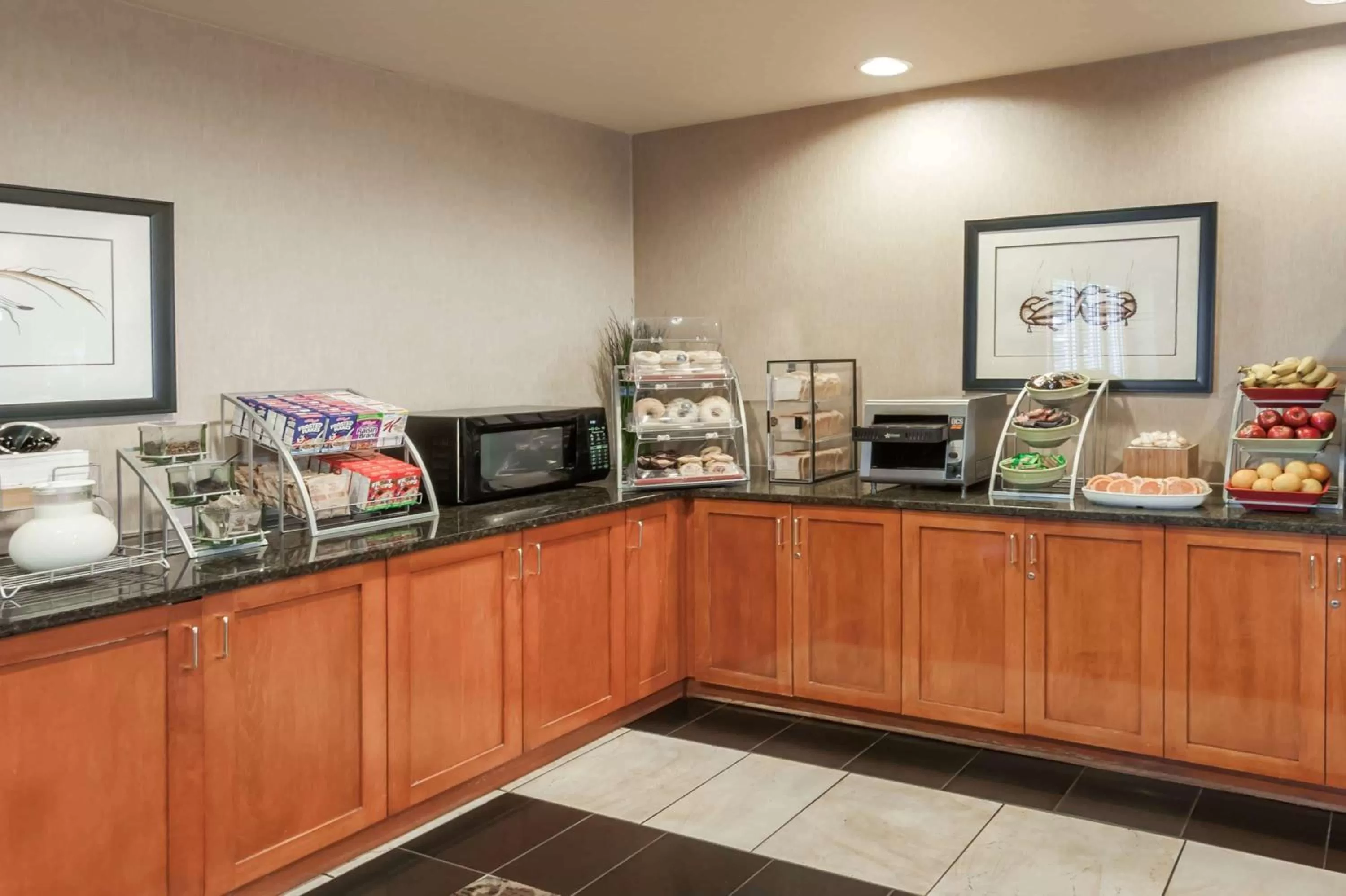 Restaurant/places to eat in Wingate by Wyndham - Edmonton West