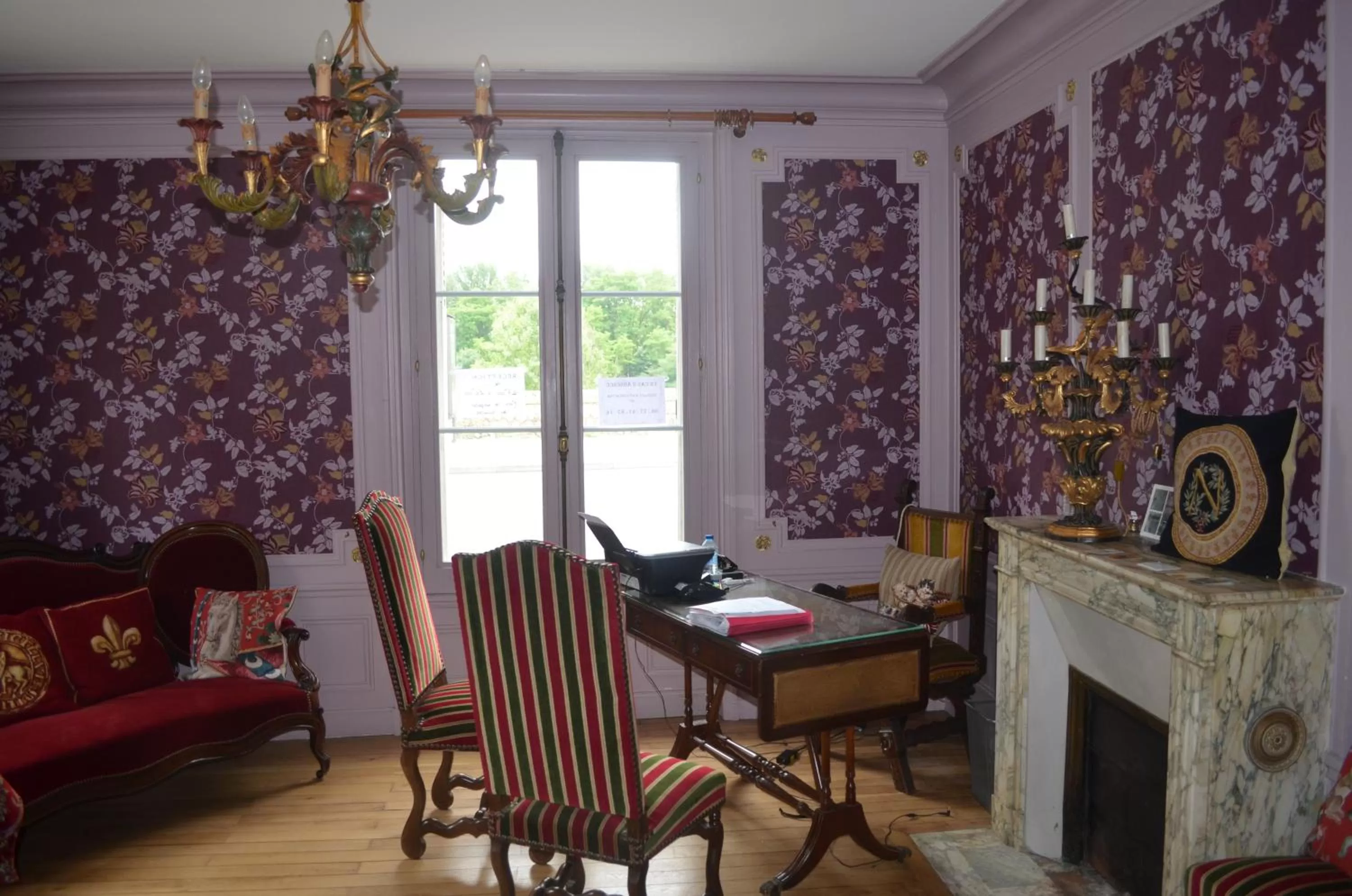 Communal lounge/ TV room in Lit en Loire