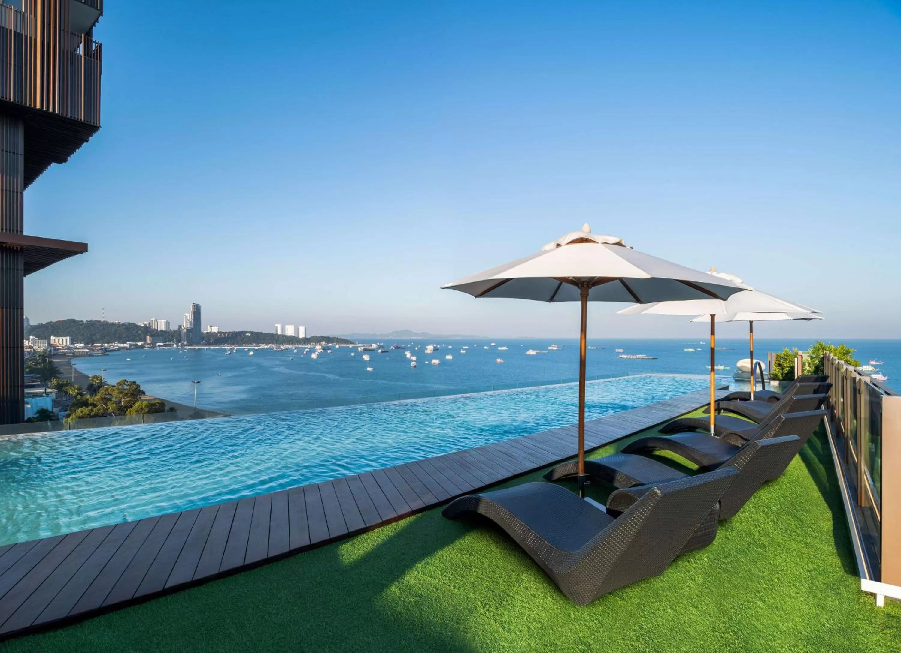 Pool view in Hilton Pattaya