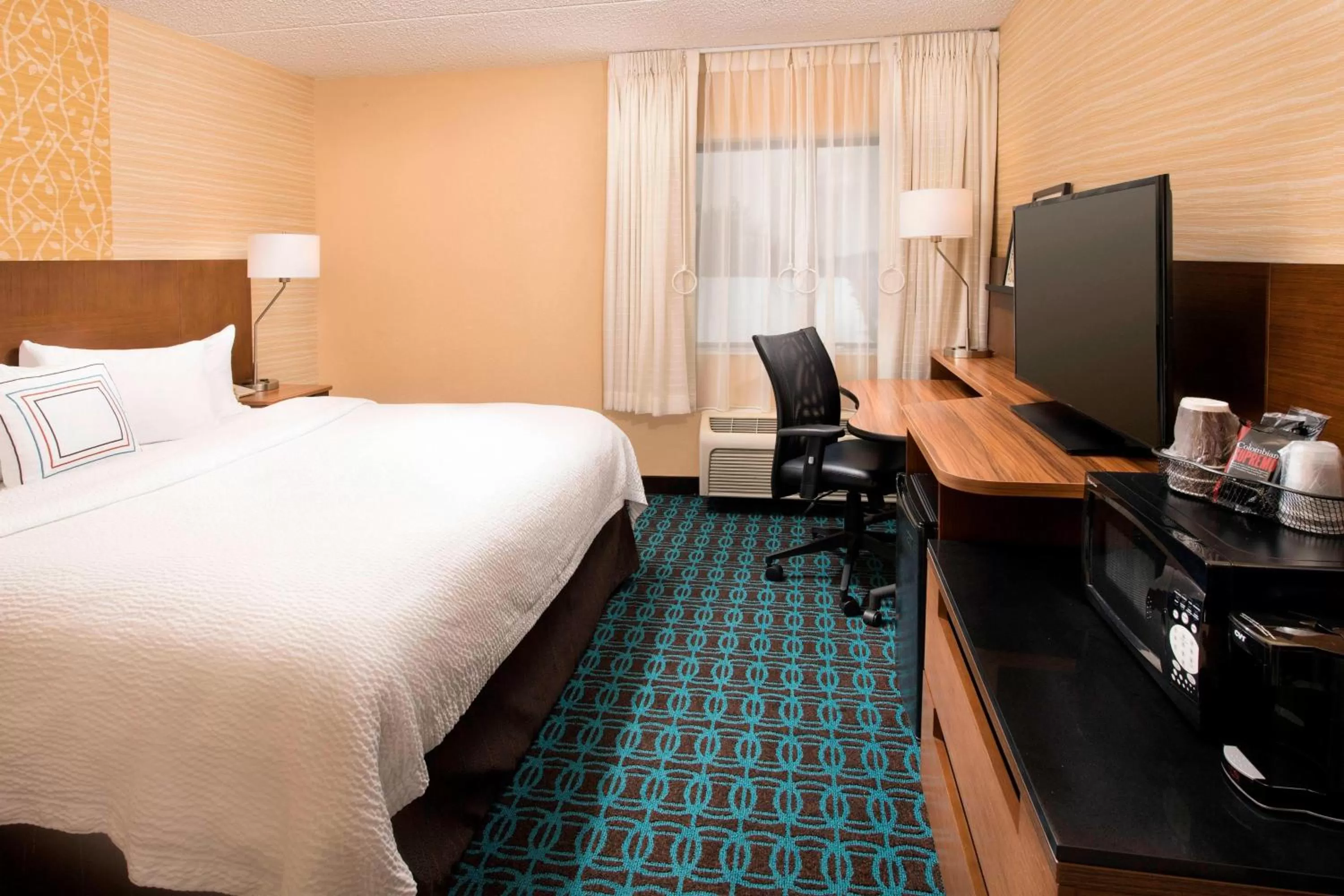 King Room - Hearing Accessible in Fairfield Inn & Suites by Marriott Albany East Greenbush