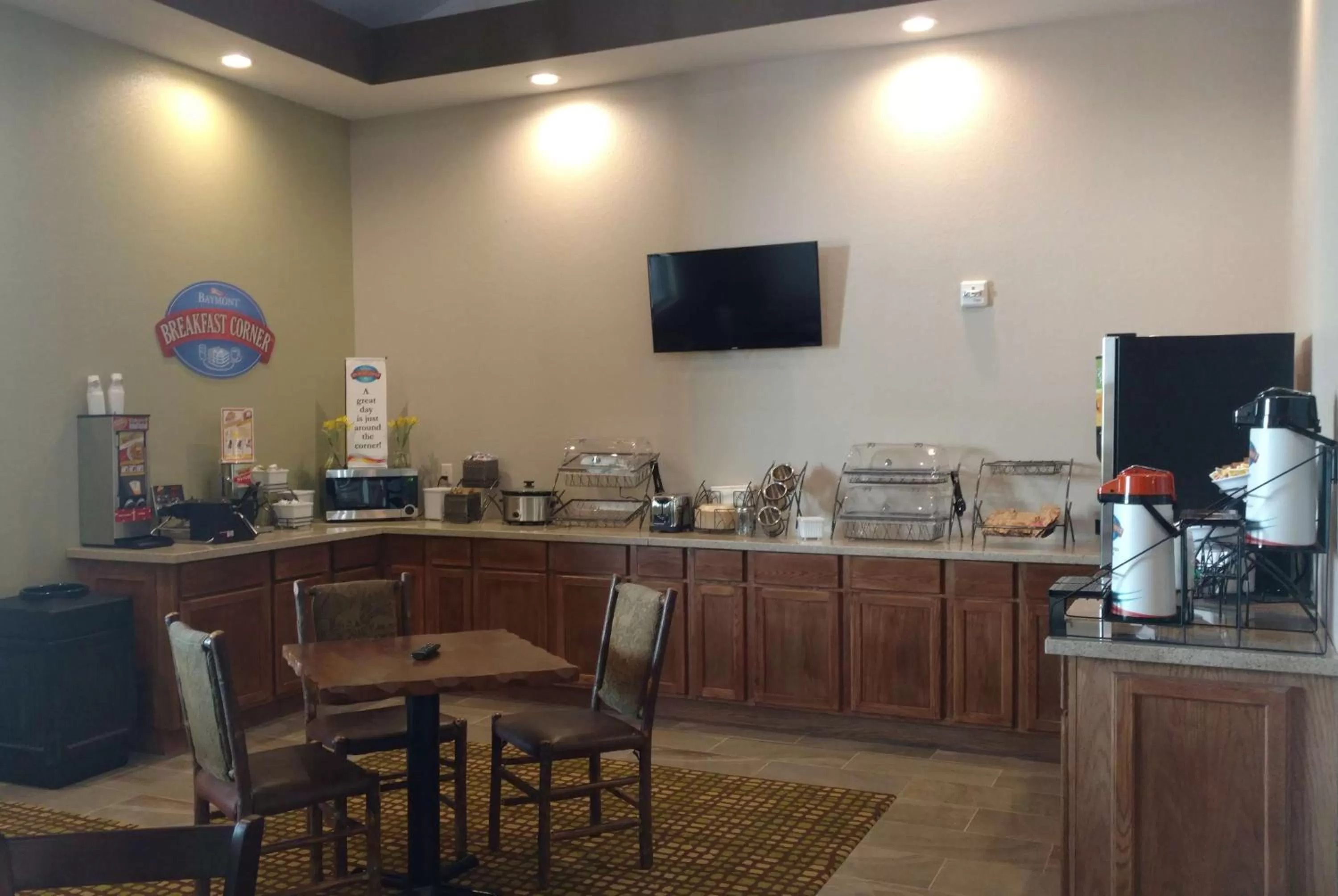 Restaurant/places to eat in Baymont by Wyndham Oacoma