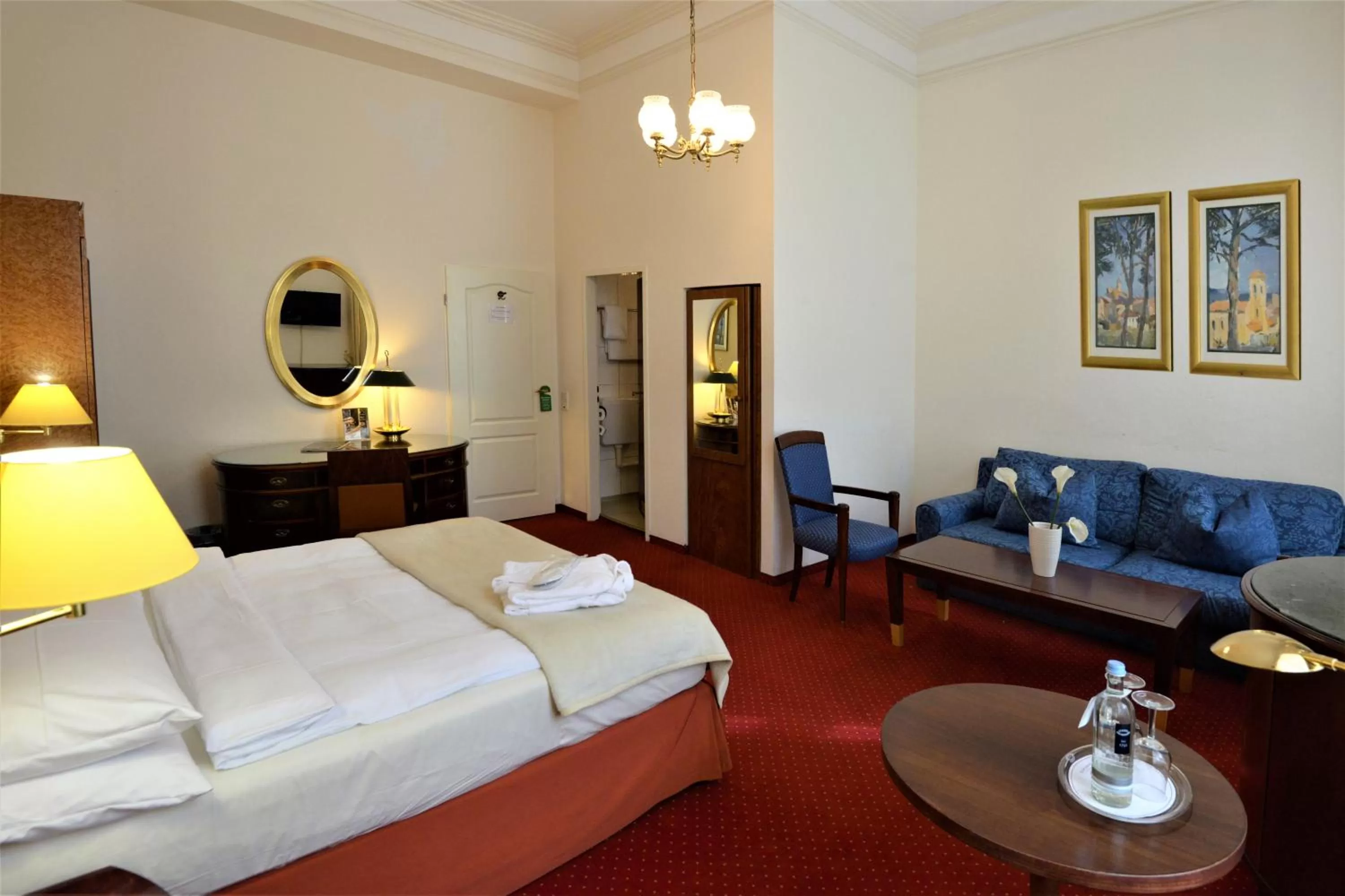 TV and multimedia in Hotel am Kochbrunnen