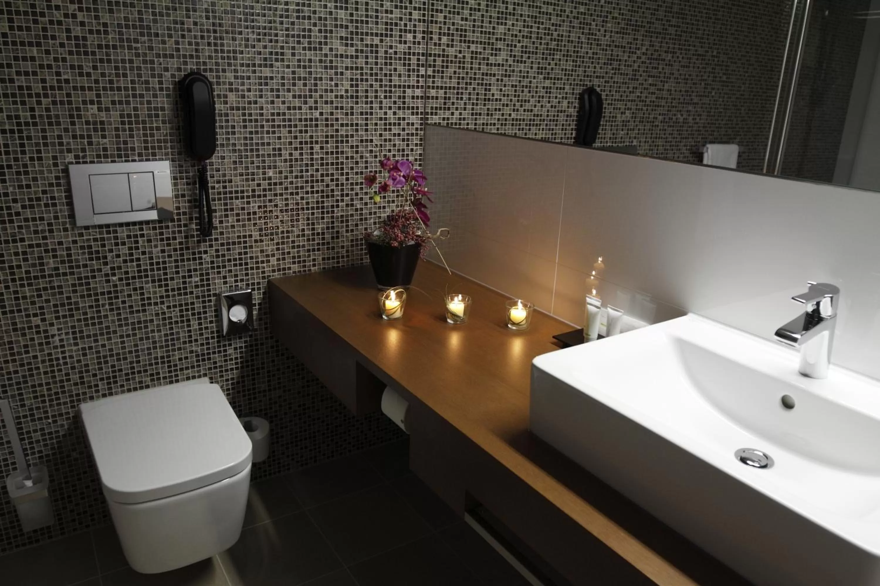 Bathroom in Mikado Hotel