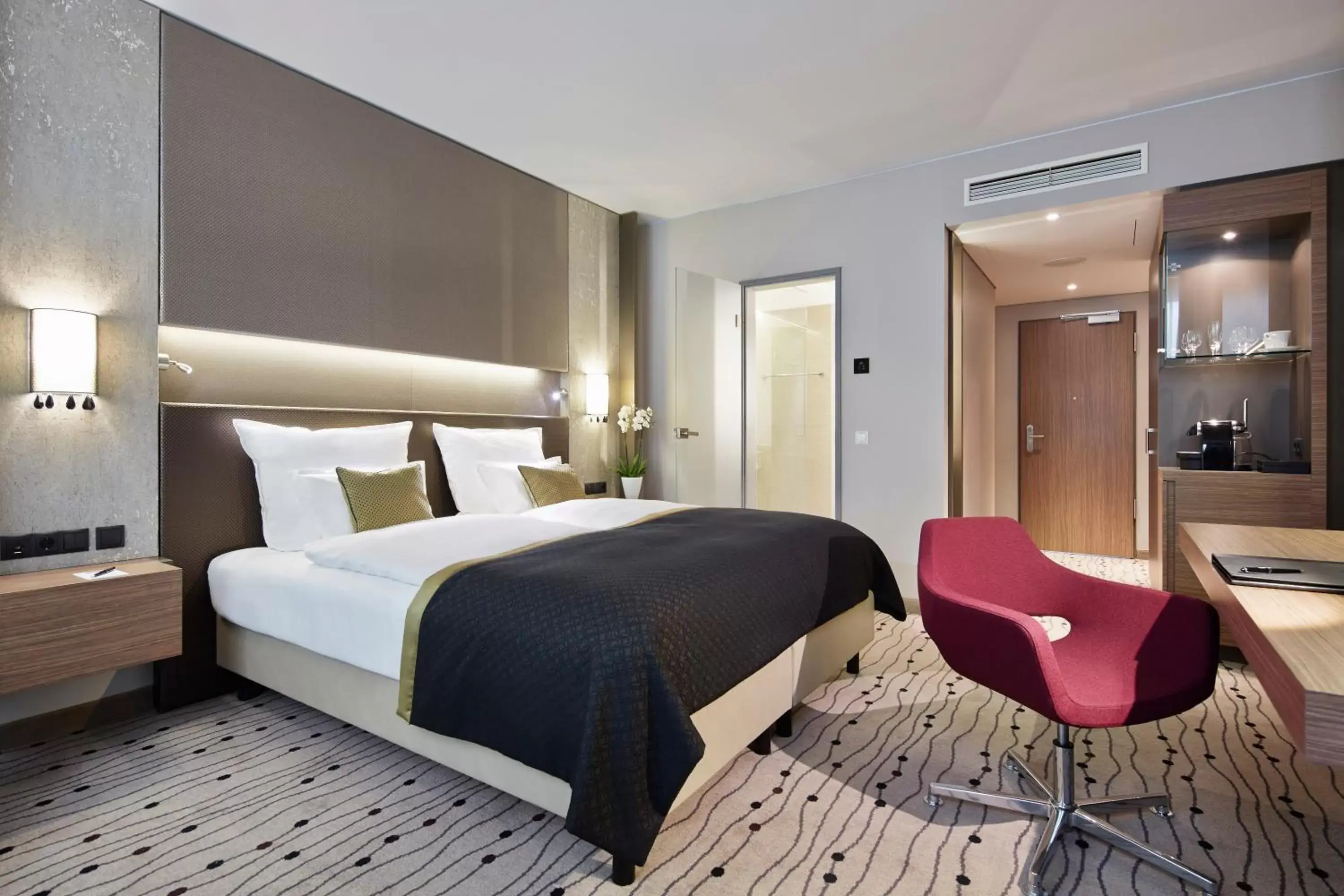 Superior Double Room in Steigenberger Hotel Am Kanzleramt Superior Double Room in Steigenberger Hotel Am Kanzleramt