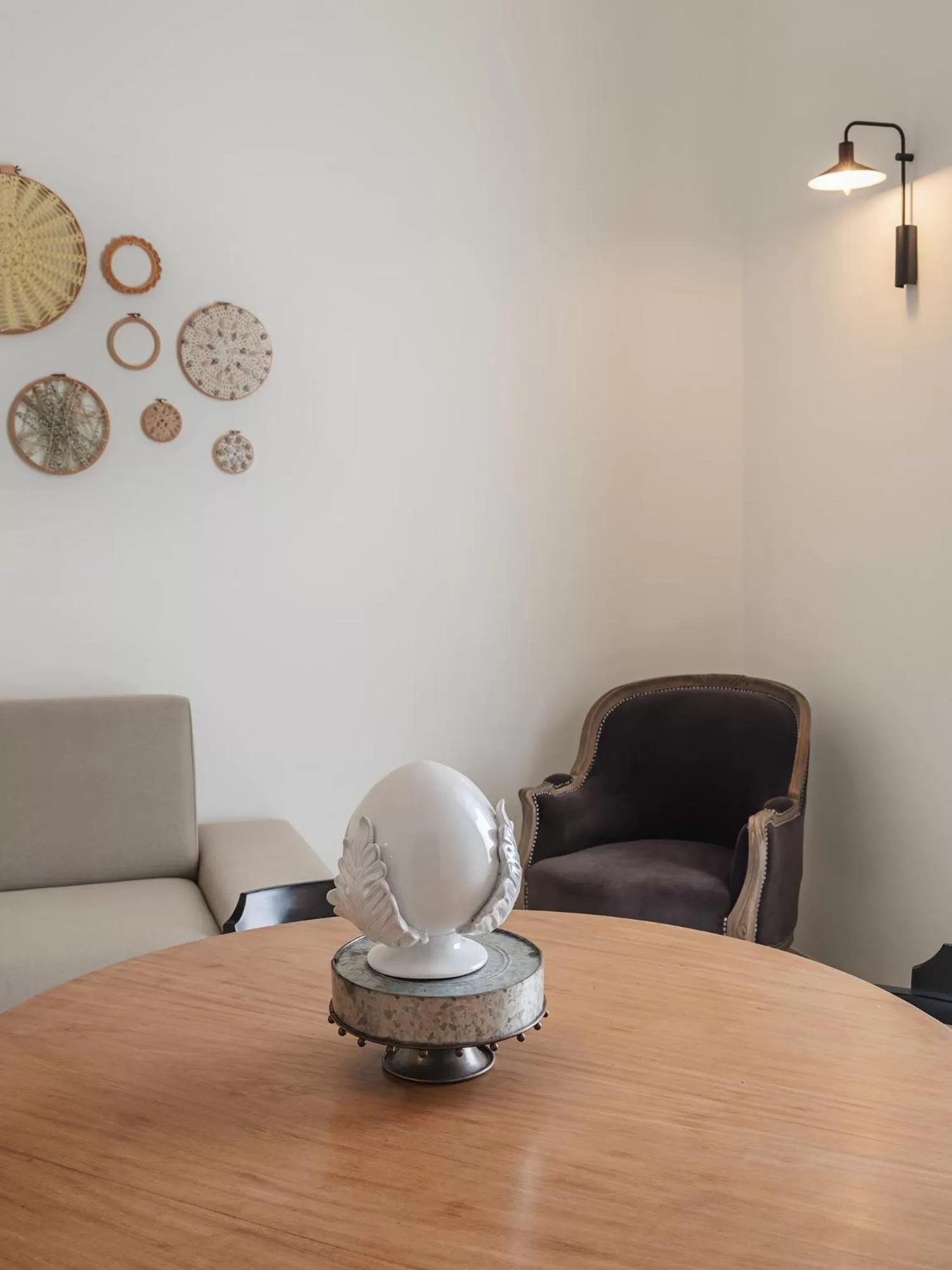 Seating area in Living u HomeSuites