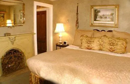 Bed in Wynstone Inn