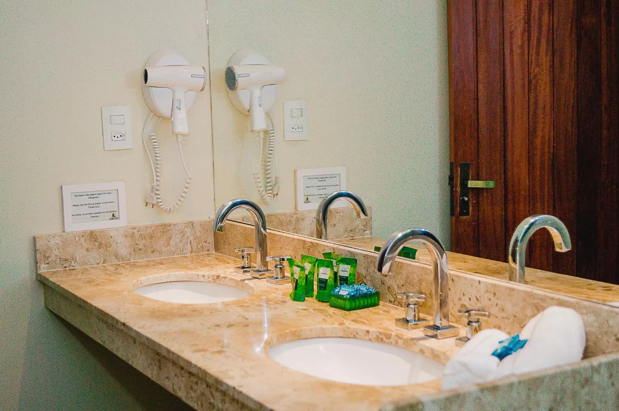 Toilet, Bathroom in Pousada La Dolce Vita