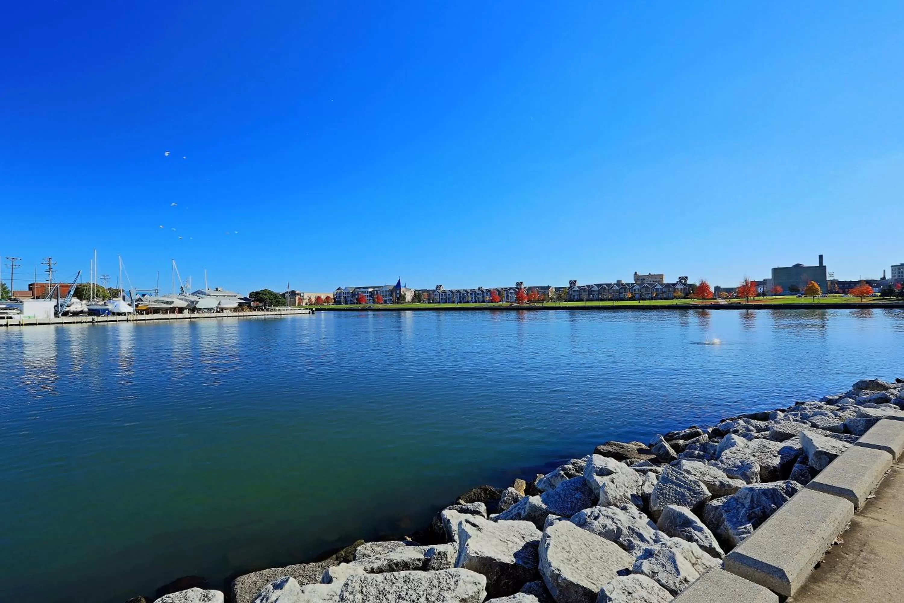 Lake view in Wyndham Garden Kenosha Harborside