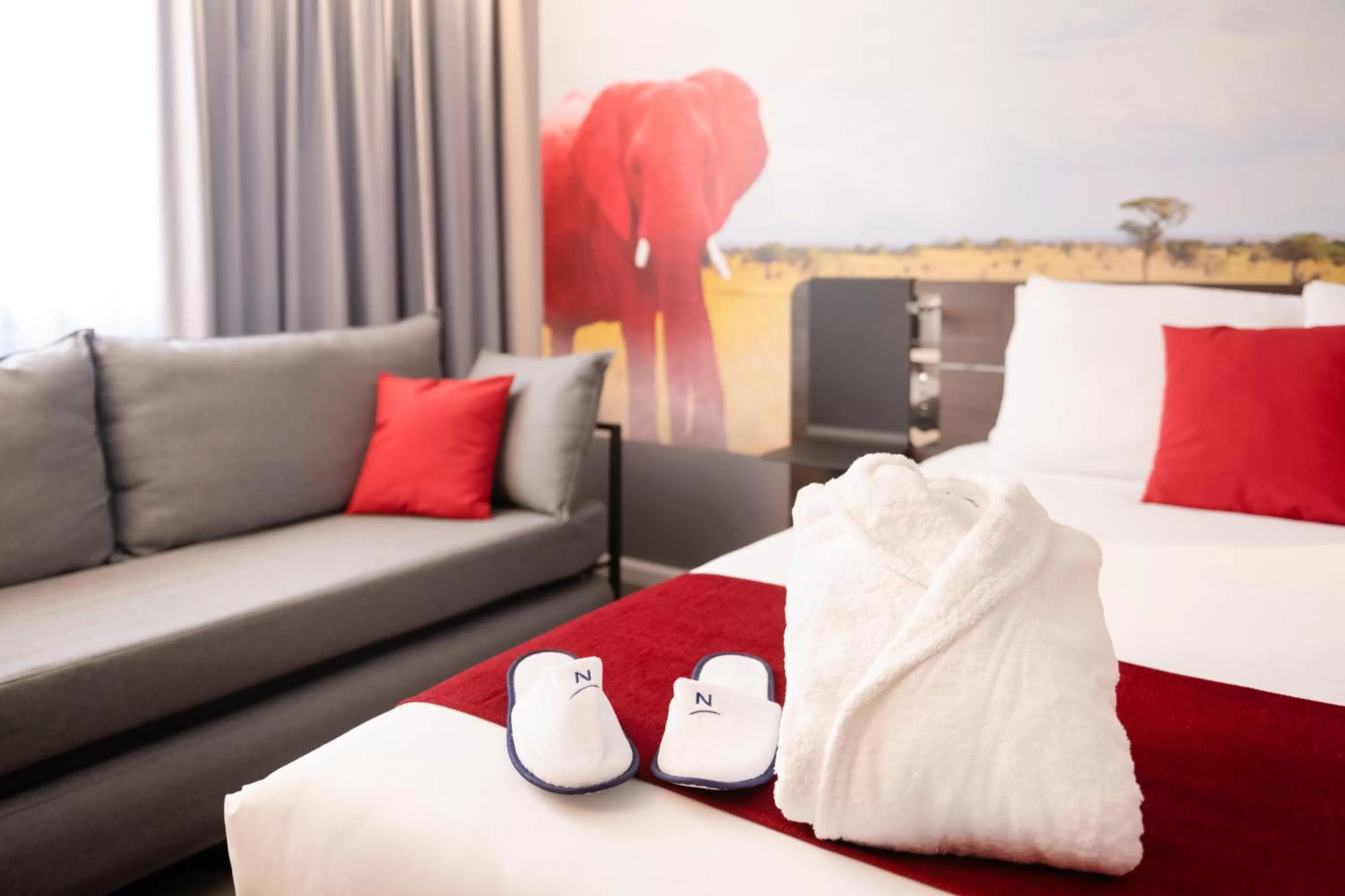 Bedroom, Bed in Novotel Lyon Gerland Musée des Confluences