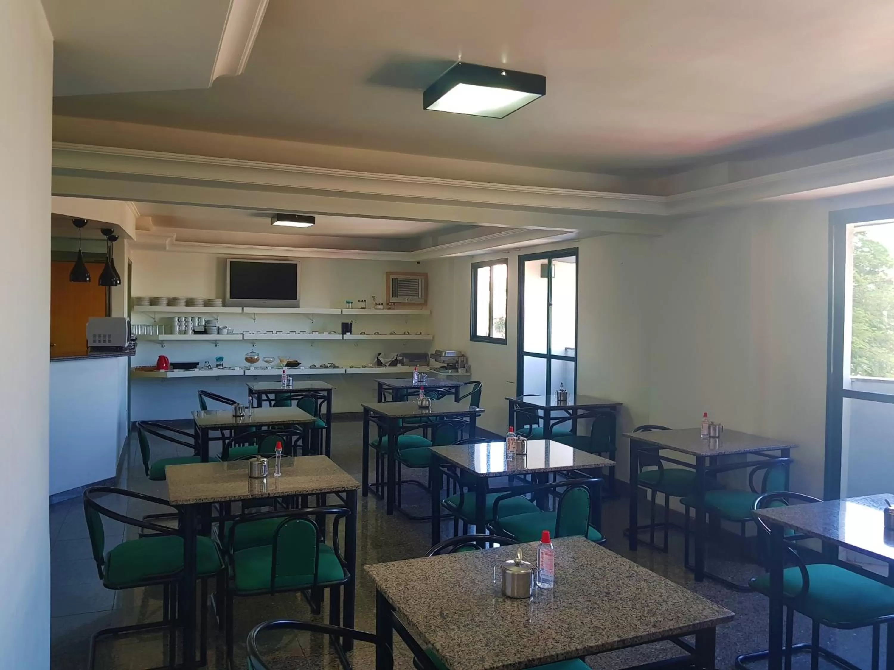 Restaurant/places to eat in Flat Saint Paul Residence