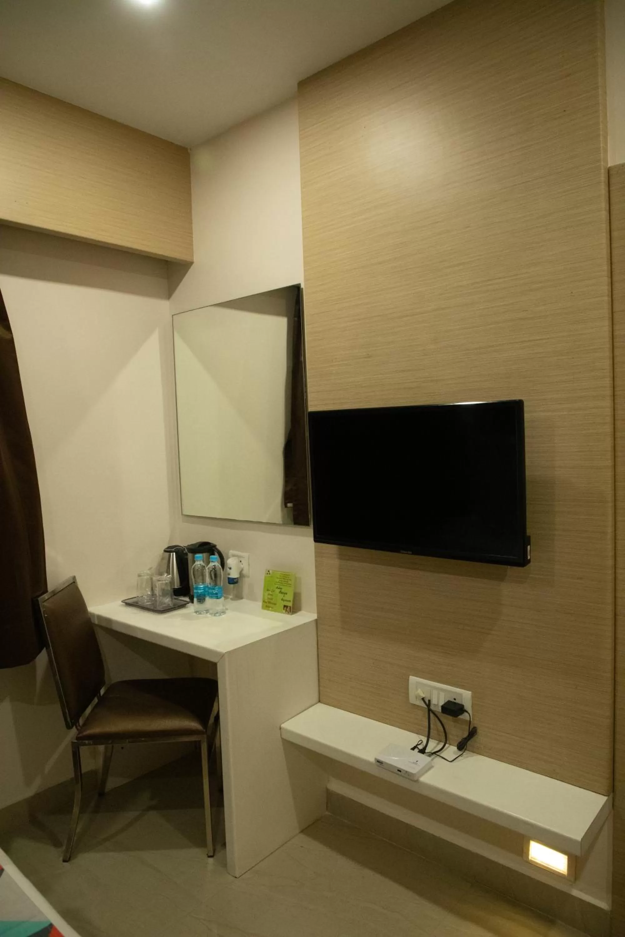 TV and multimedia in Arunaachalaa Resiidency