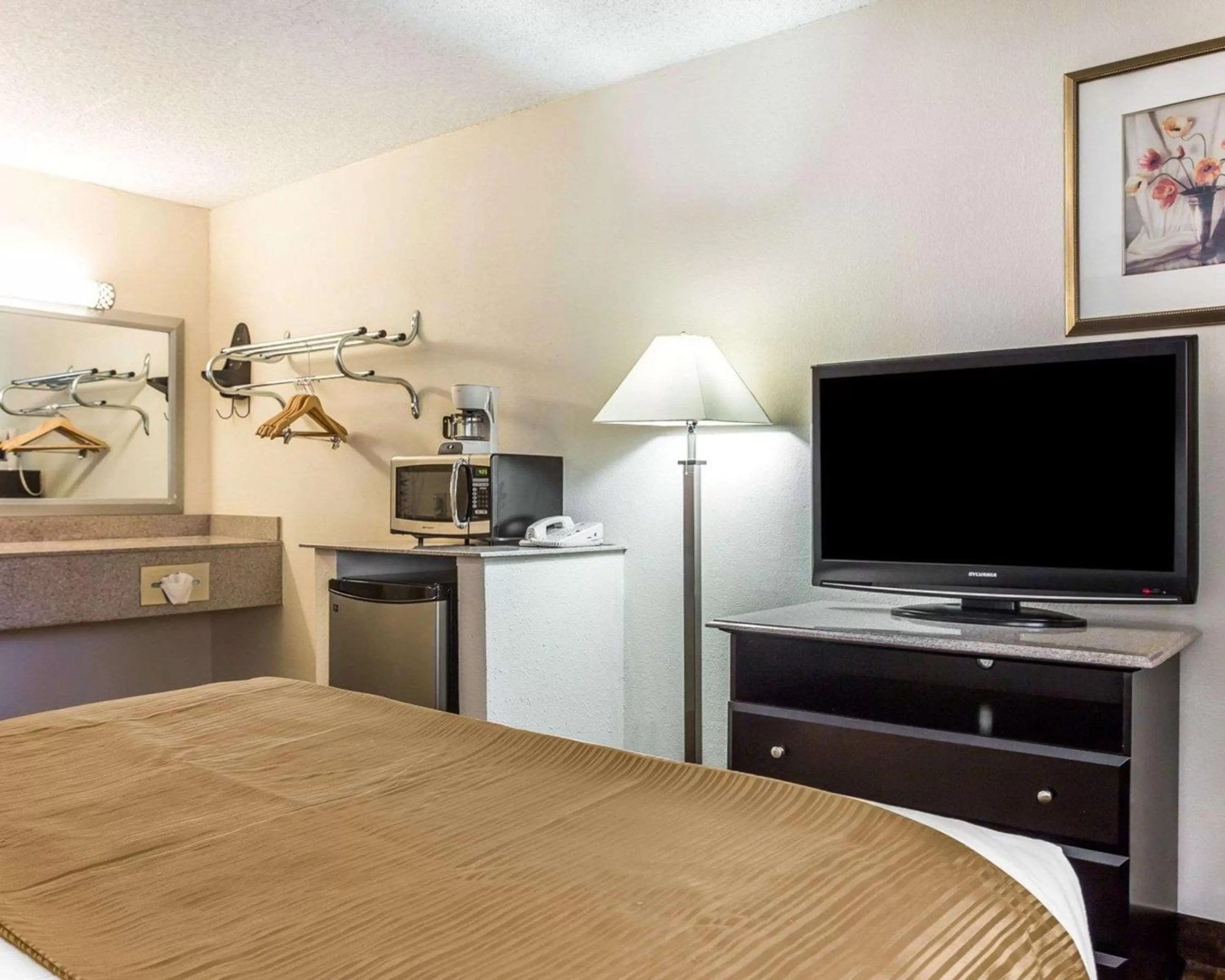 Double Room - Non-Smoking  in Quality Inn & Suites Coliseum