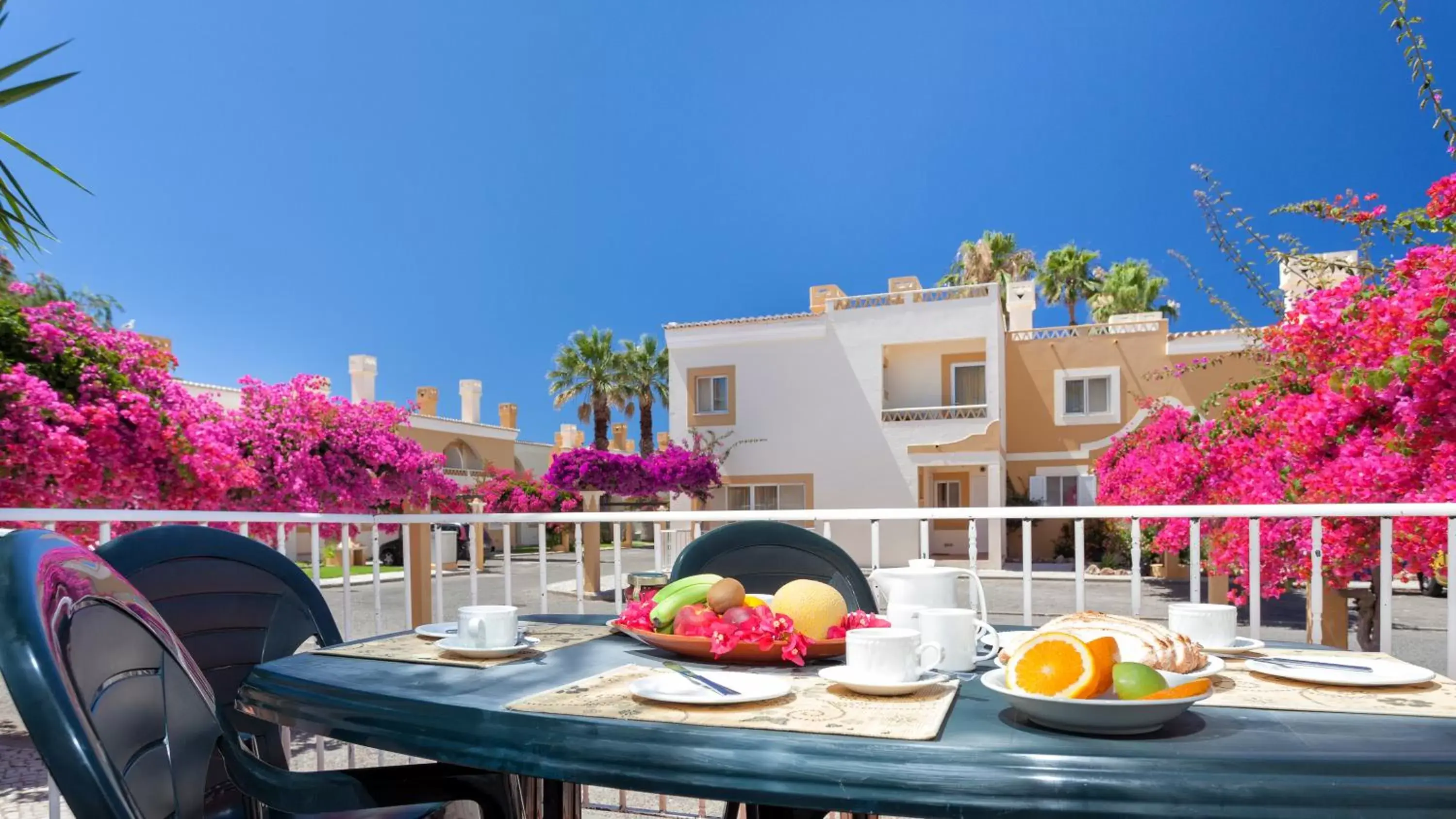 Superior One-Bedroom Apartment in Pestana Palm Gardens Superior One-Bedroom Apartment in Pestana Palm Gardens