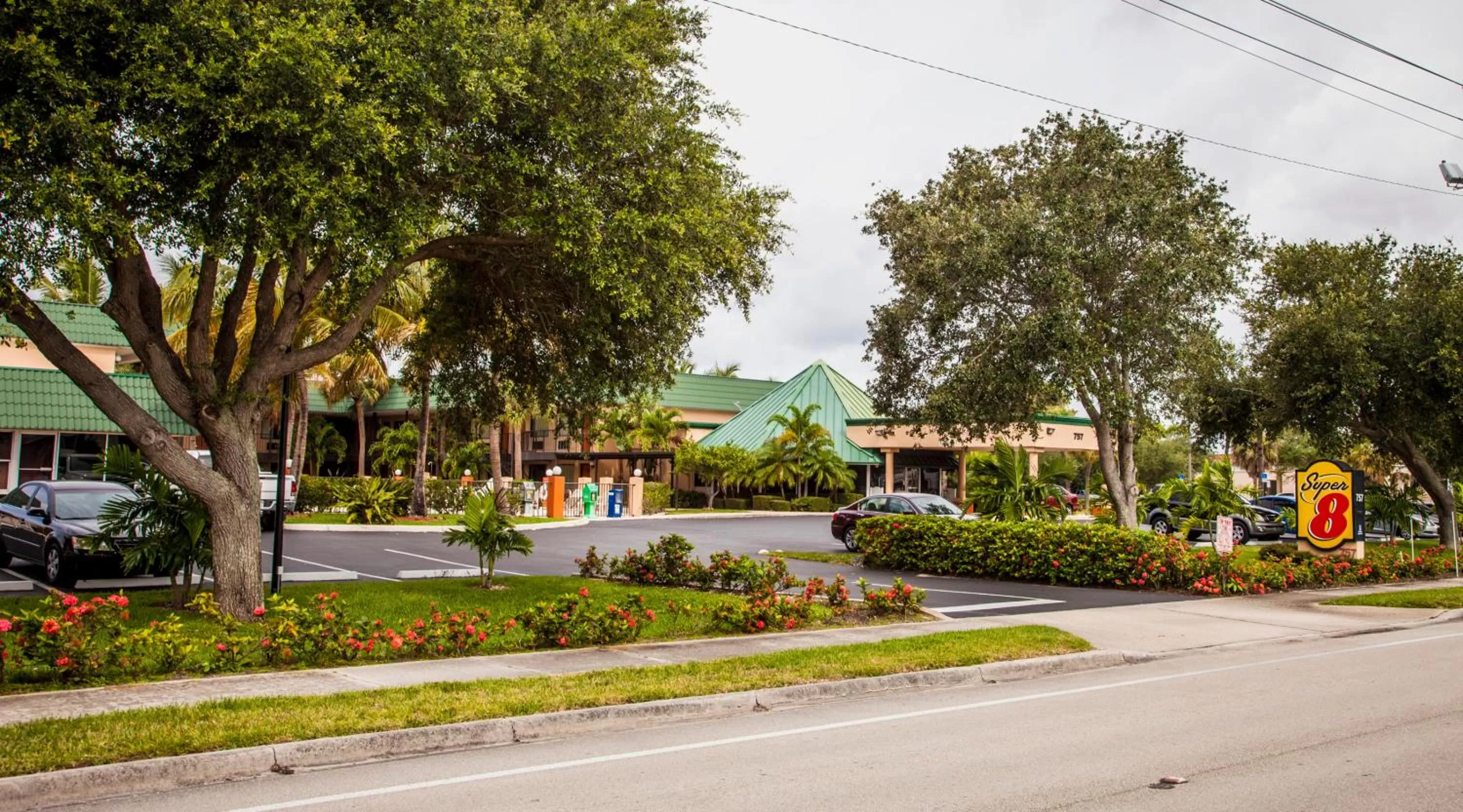 Facade/entrance in Super 8 by Wyndham North Palm Beach