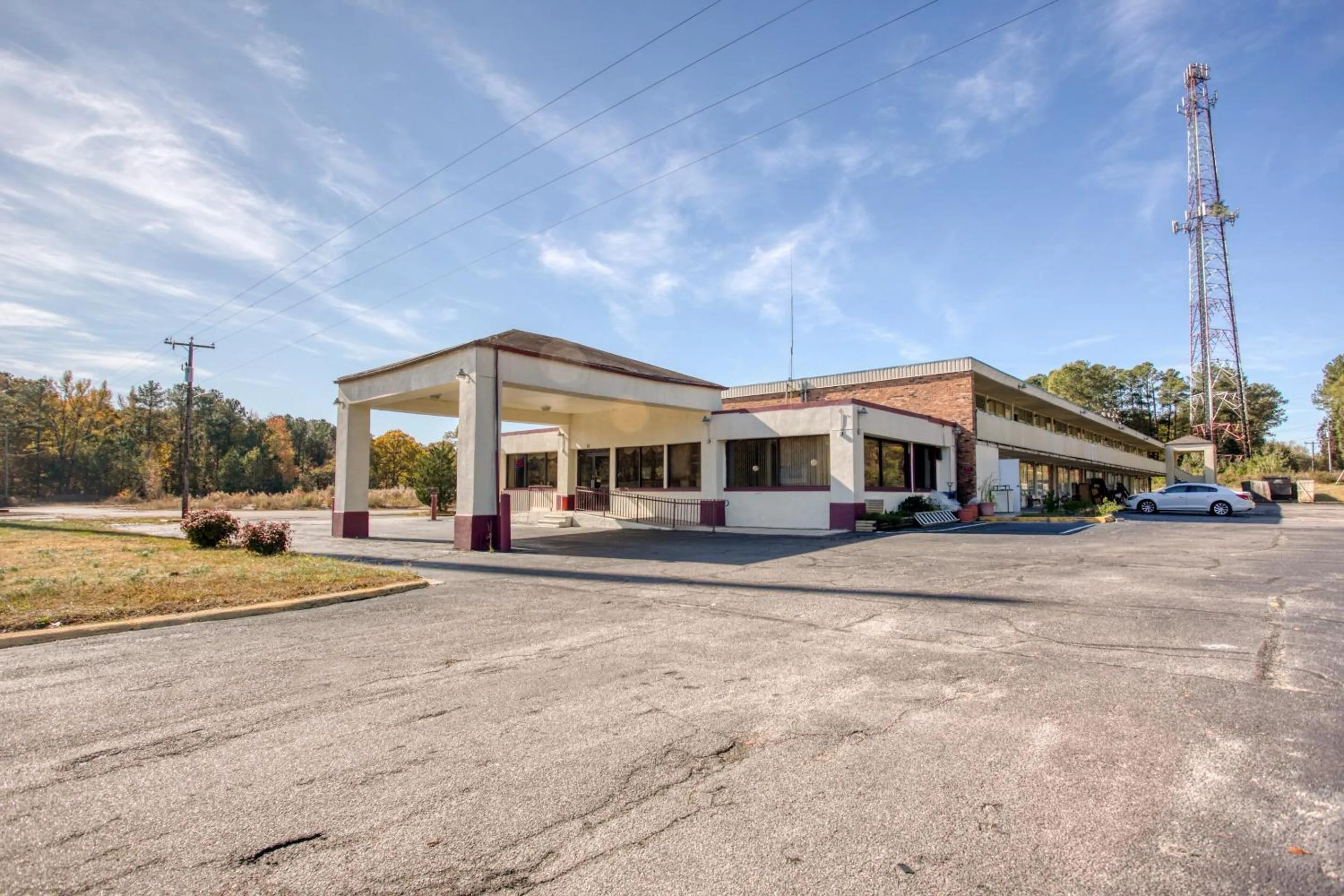 Facade/entrance, Property Building in OYO Hotel Petersburg VA - Templeton
