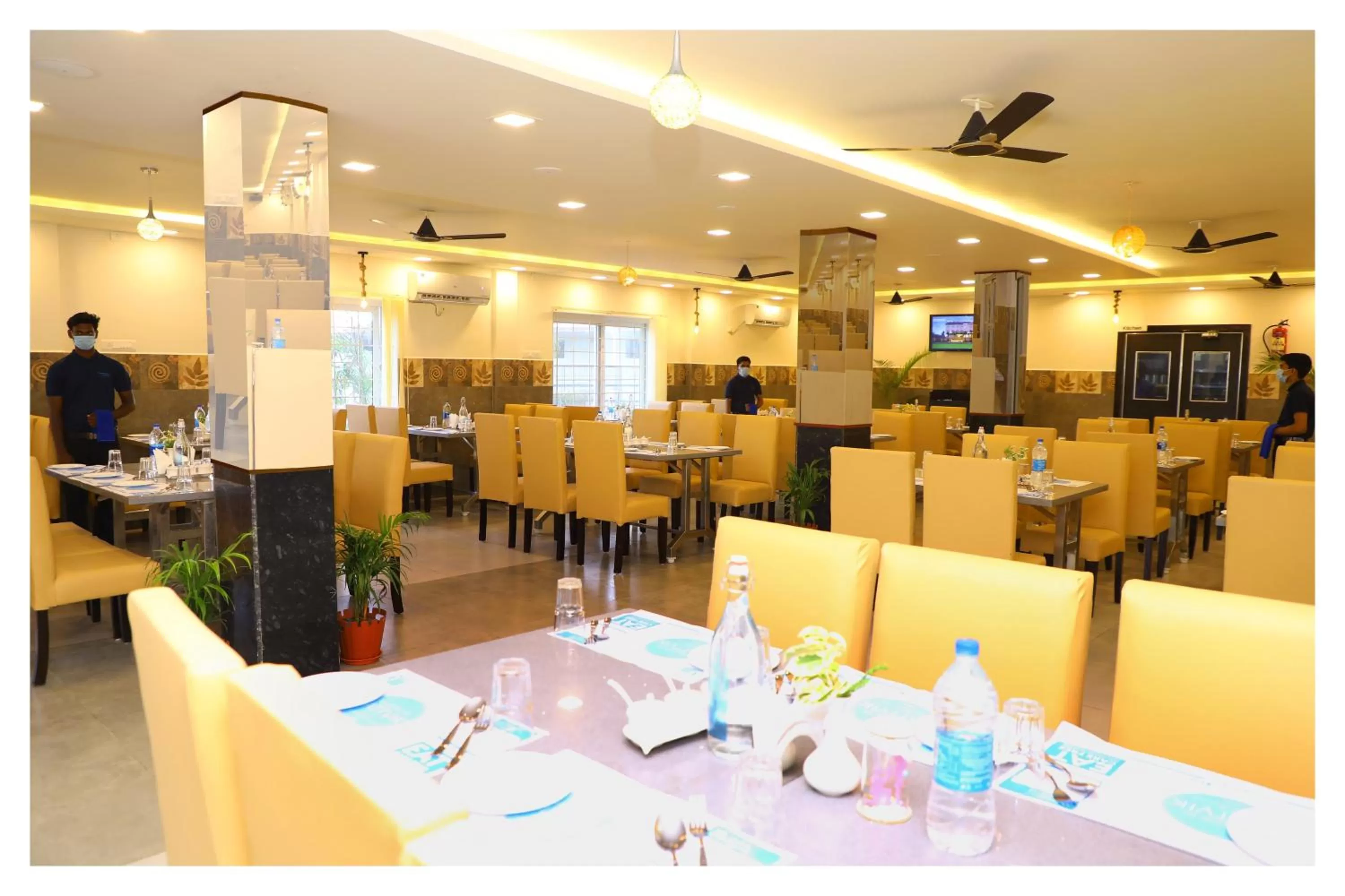 Restaurant/Places to Eat in Clarks Inn Express ,Sirkazhi