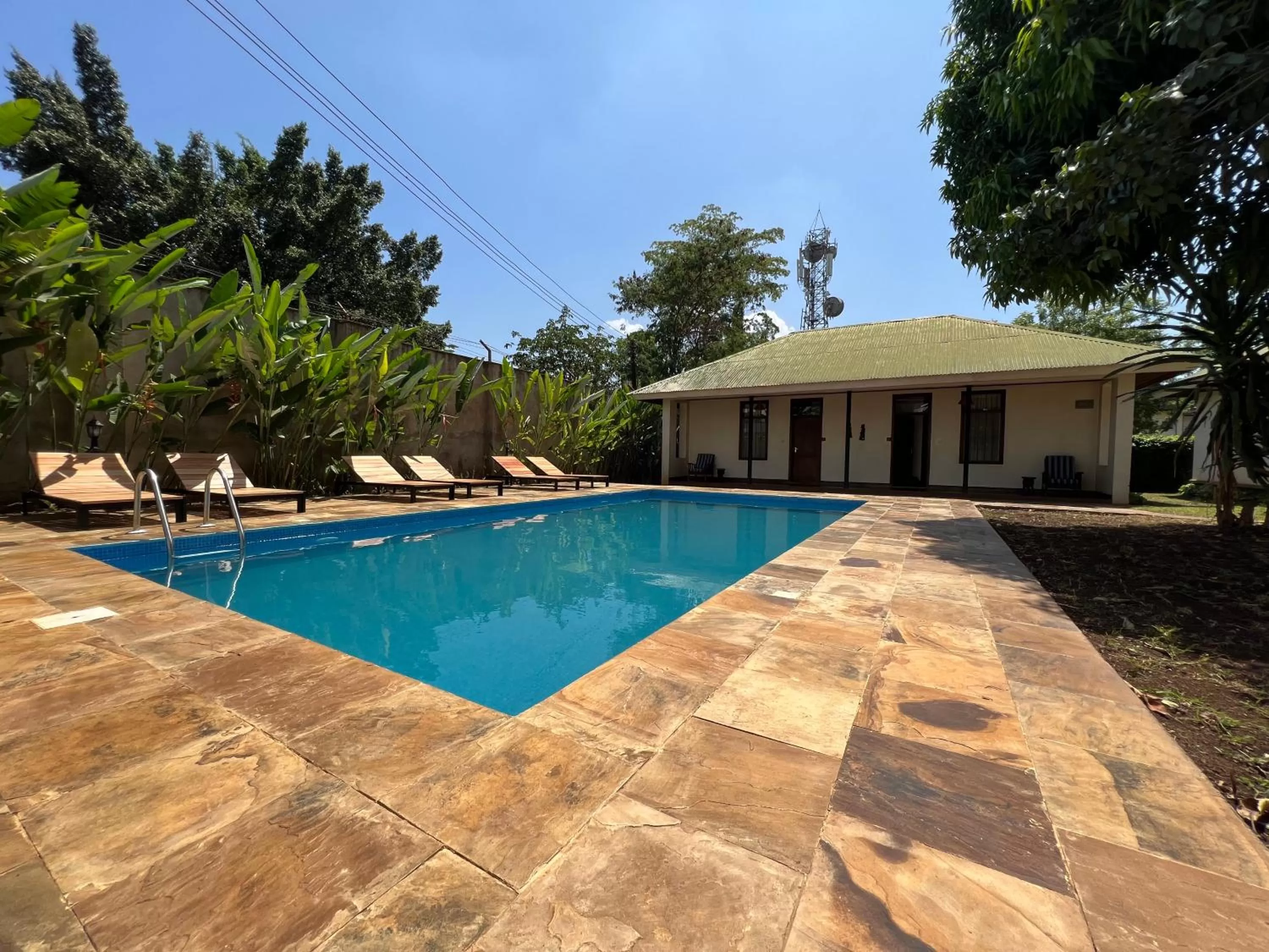 Swimming Pool in Bristol Cottages Kilimanjaro