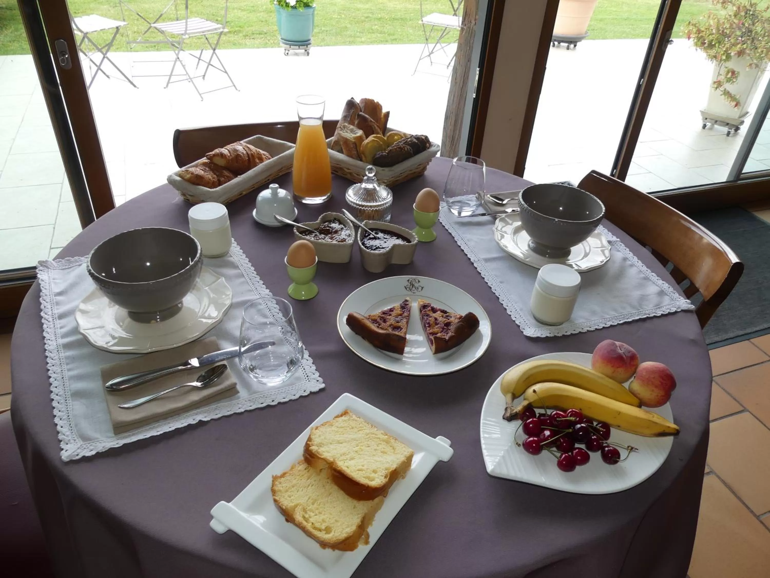 Continental breakfast in Chambres et Table d'Hôtes Les Machetières