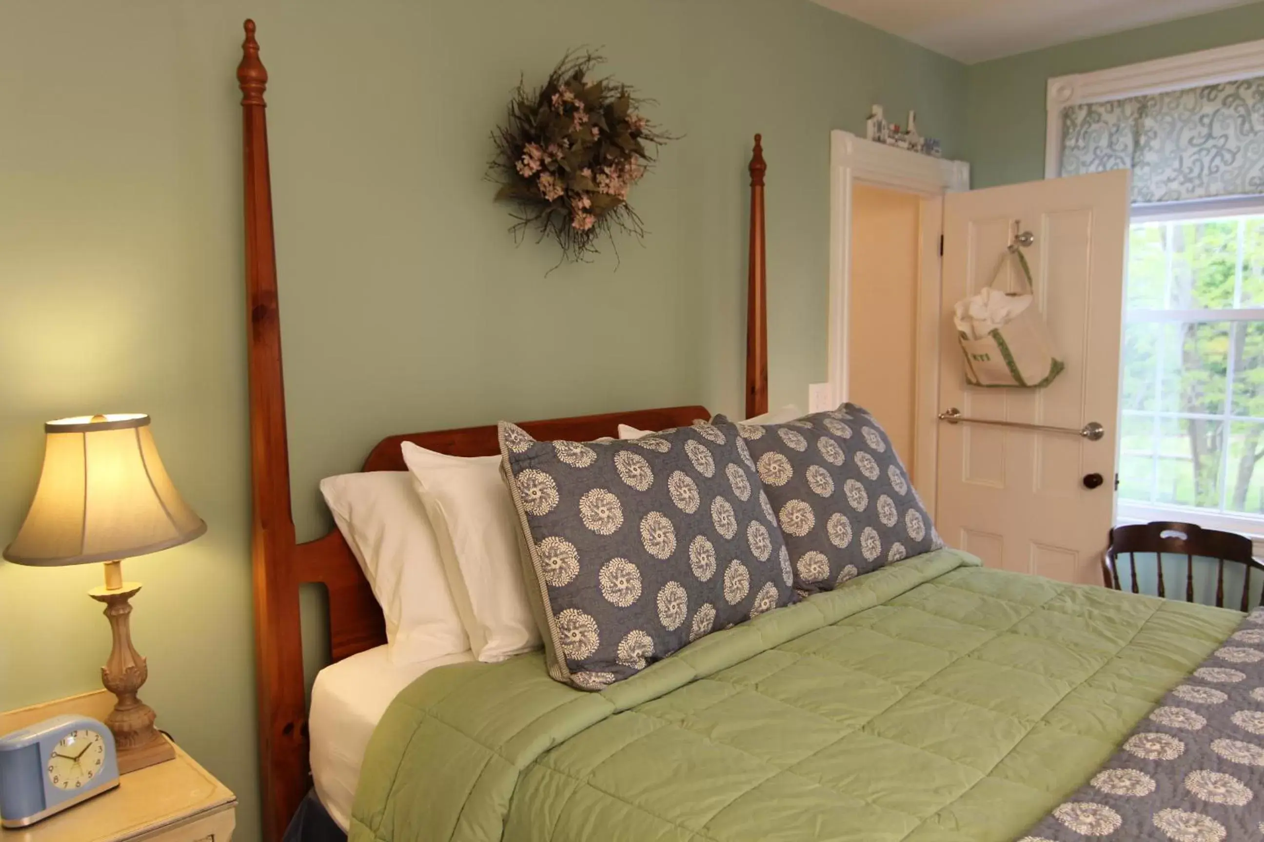 Queen Room - Maine Room in Kendall Tavern Inn Bed and Breakfast Queen Room - Maine Room in Kendall Tavern Inn Bed and Breakfast