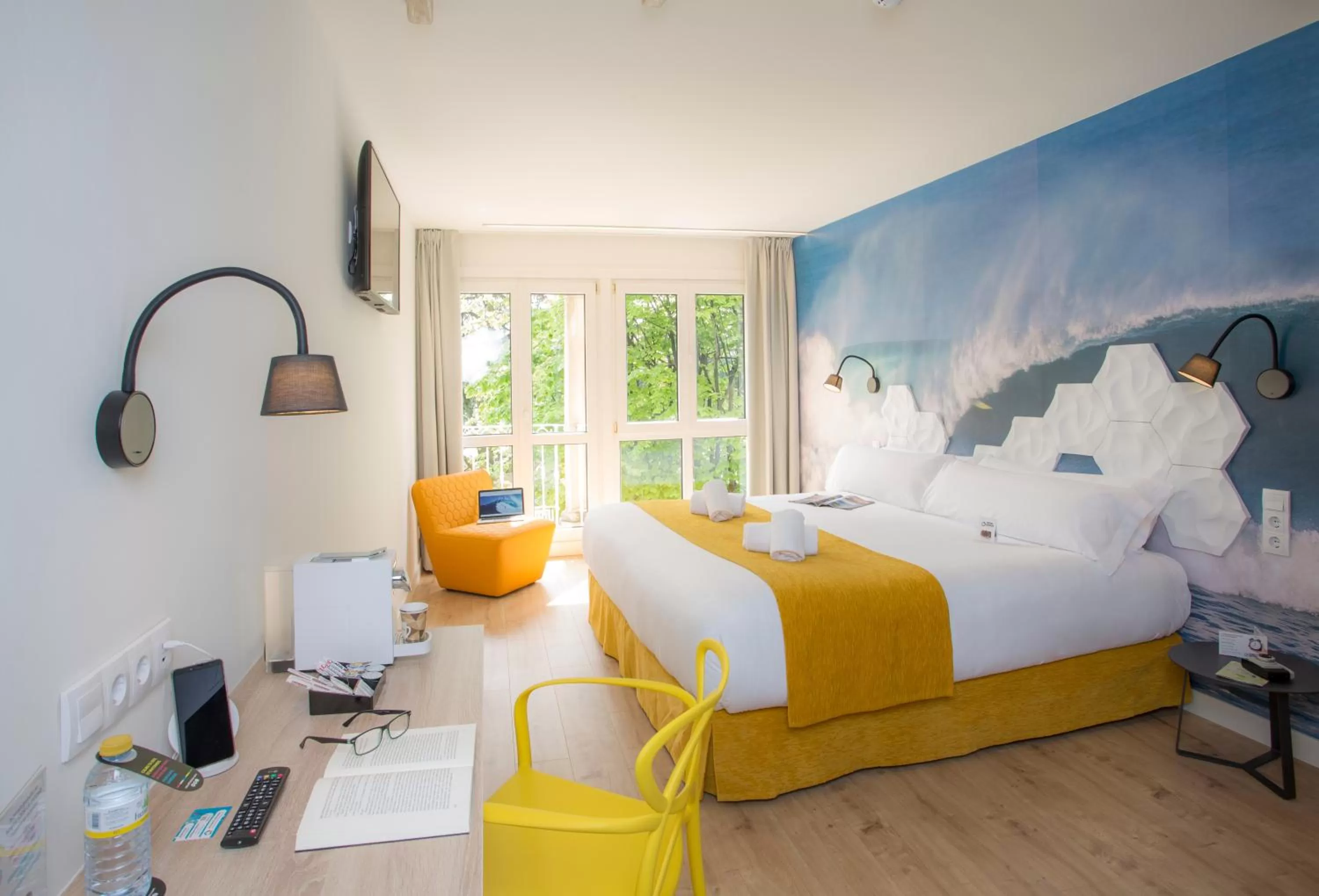 Photo of the whole room, Bed in Casual de las Olas San Sebastián