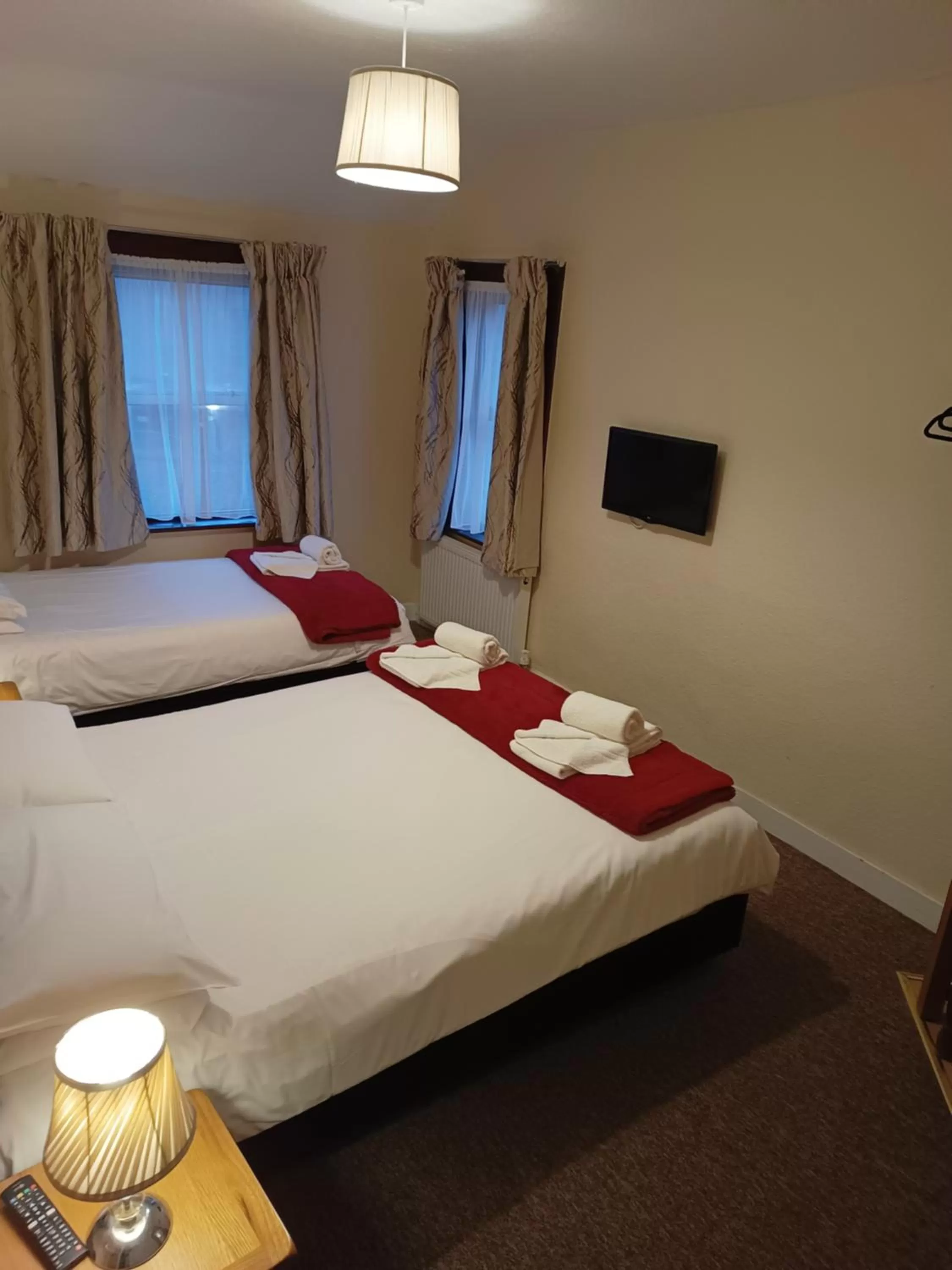 Bedroom, Bed in Westgate Hotel