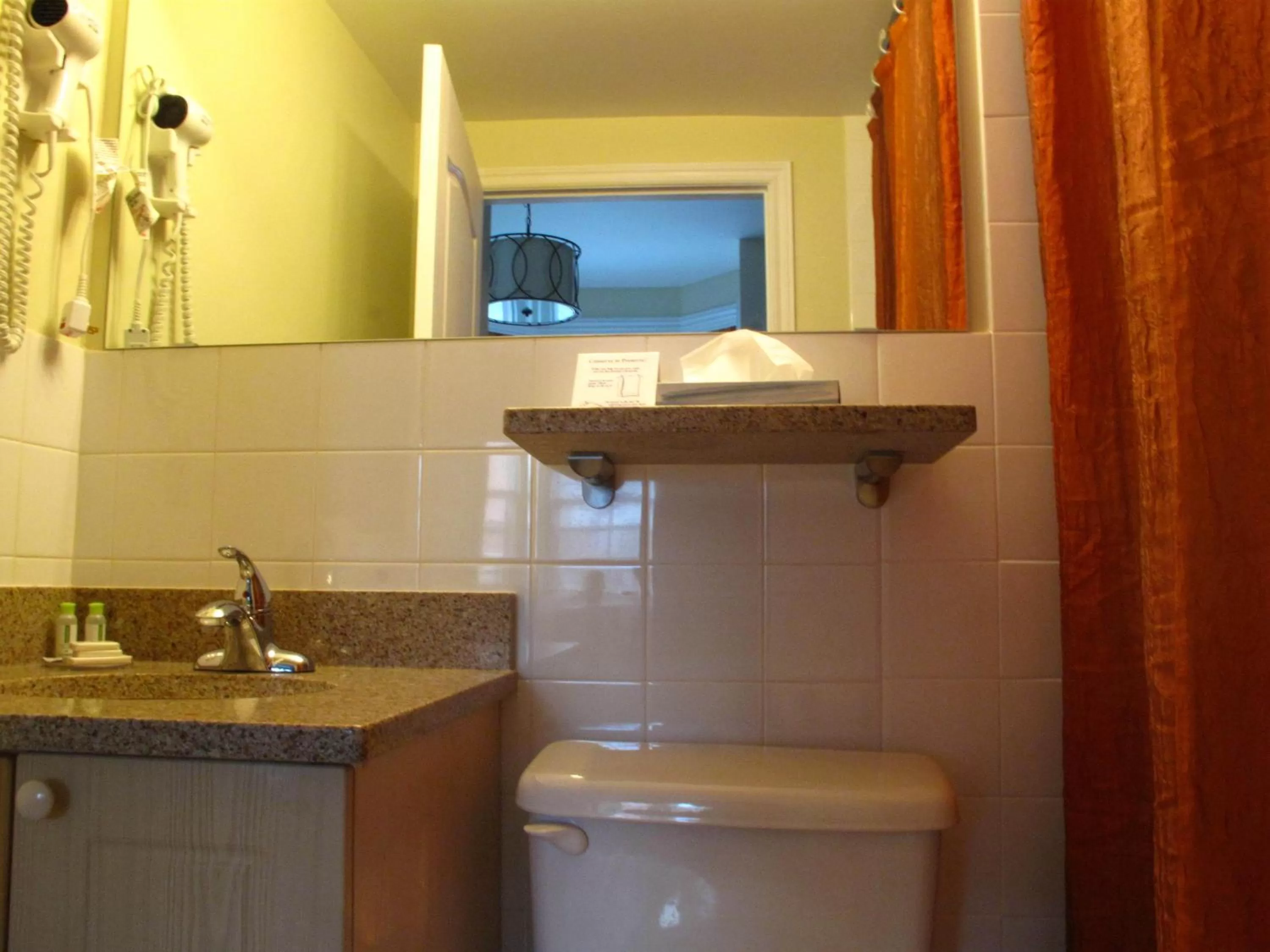 Bathroom in Garden South Park Inn