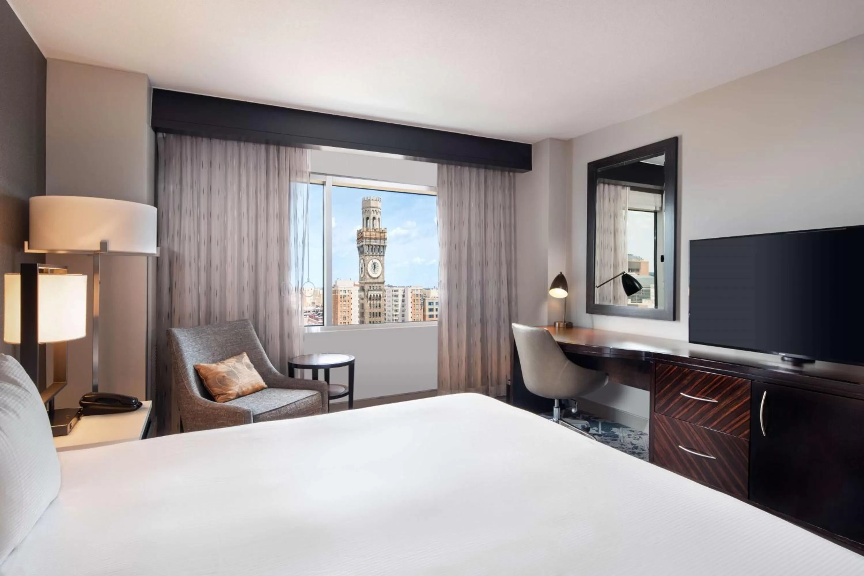 Bedroom, Bed in Hilton Baltimore Inner Harbor