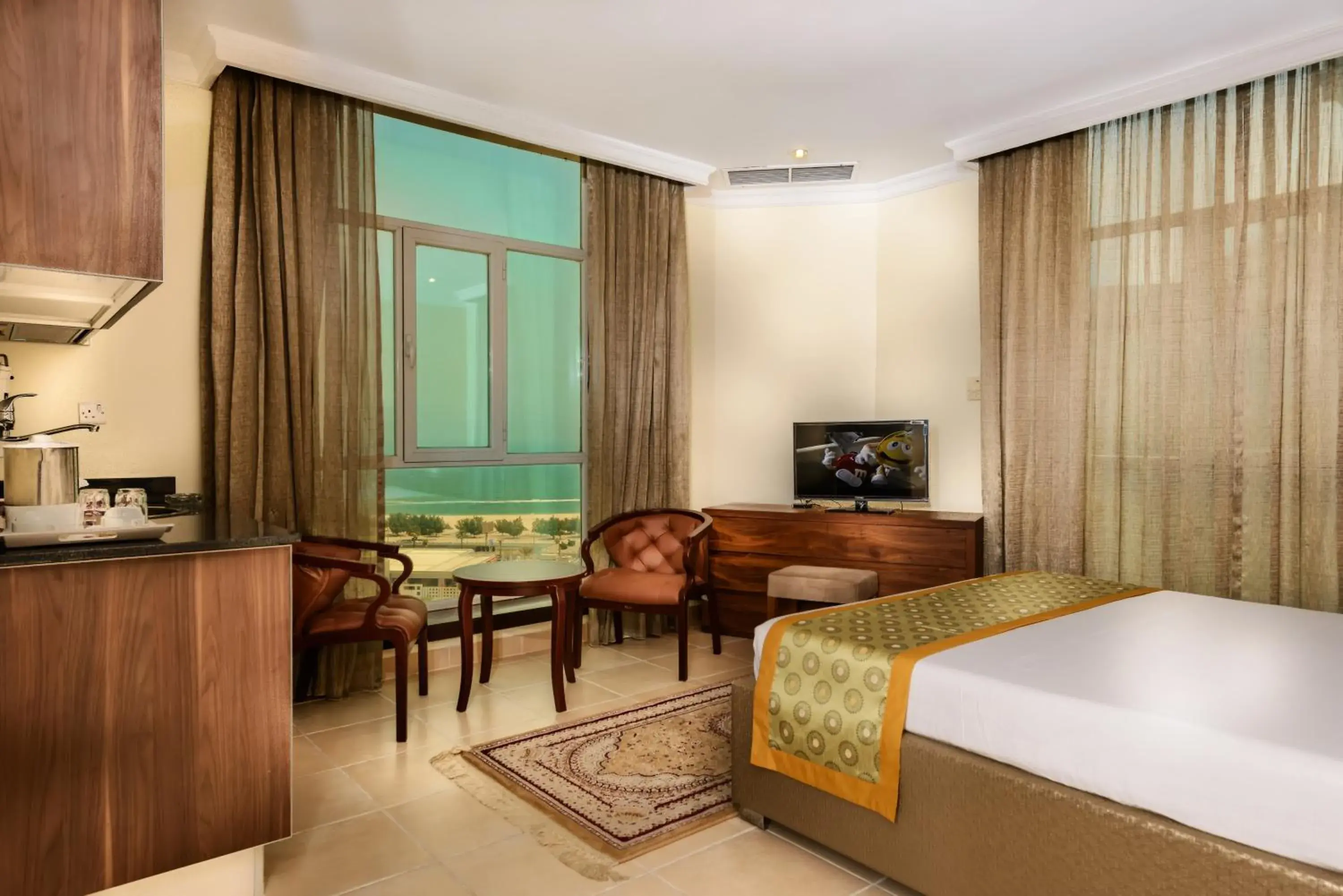 Standard King Room in Bravo Royal Hotel Suites Standard King Room in Bravo Royal Hotel Suites