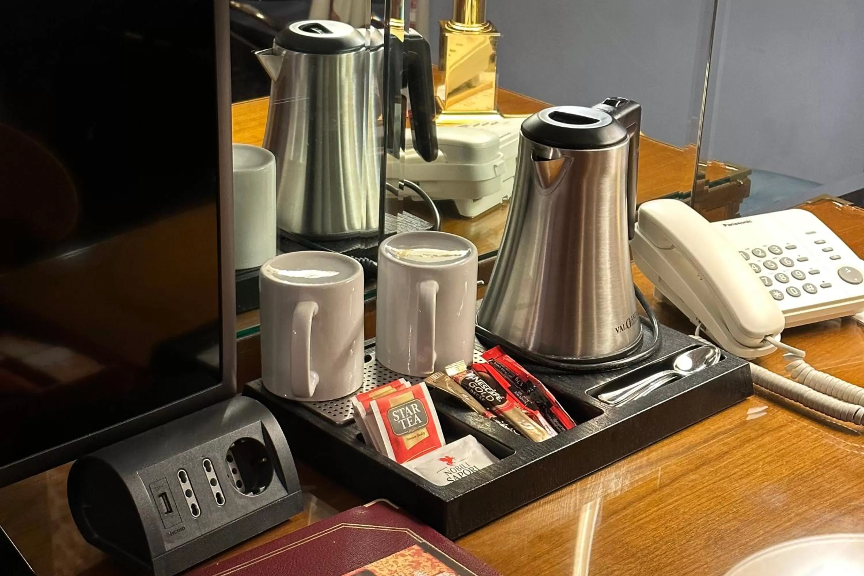 Coffee/tea facilities in Hotel Albani Firenze
