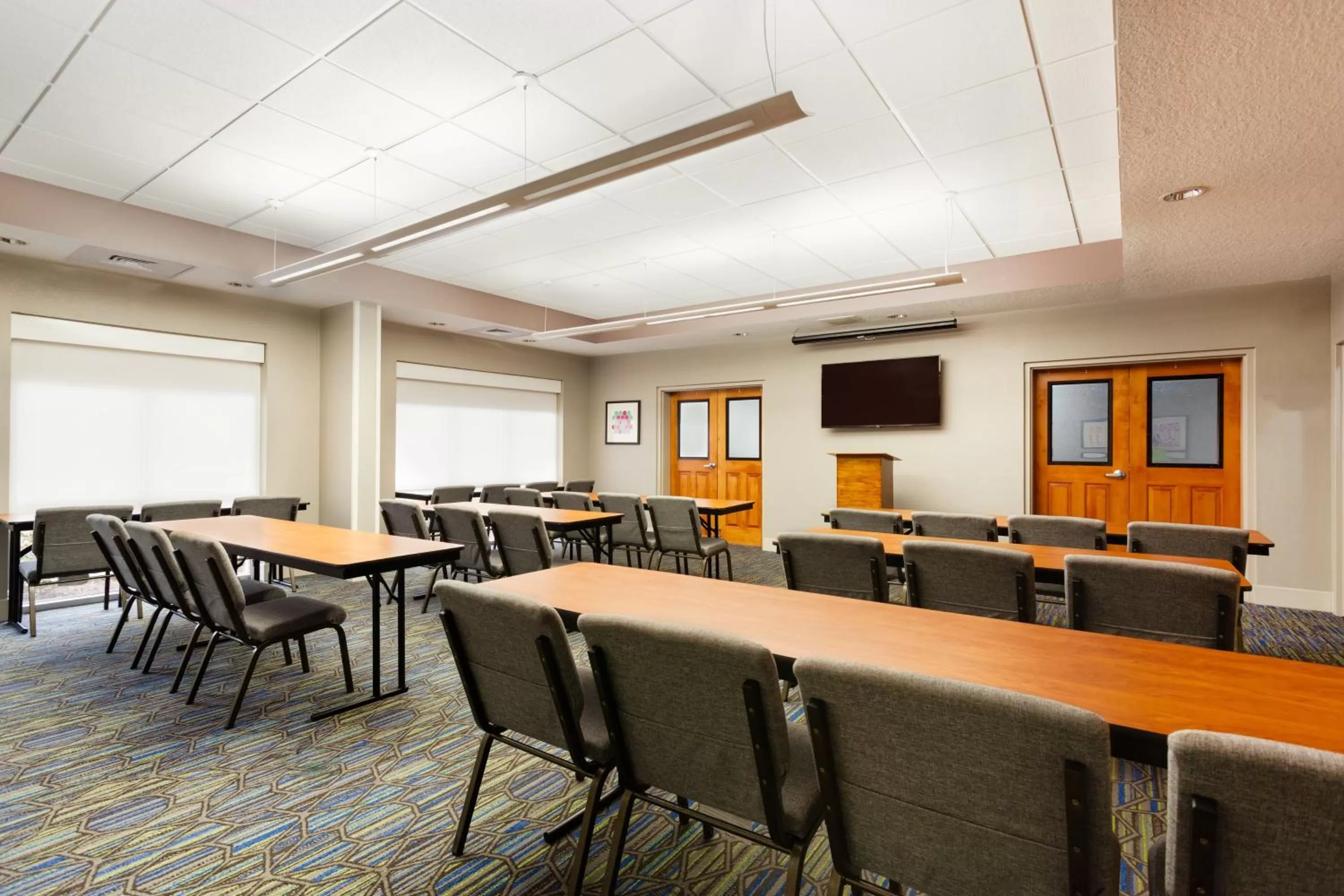 Meeting/conference room in Holiday Inn Express Hotel & Suites Inverness by IHG