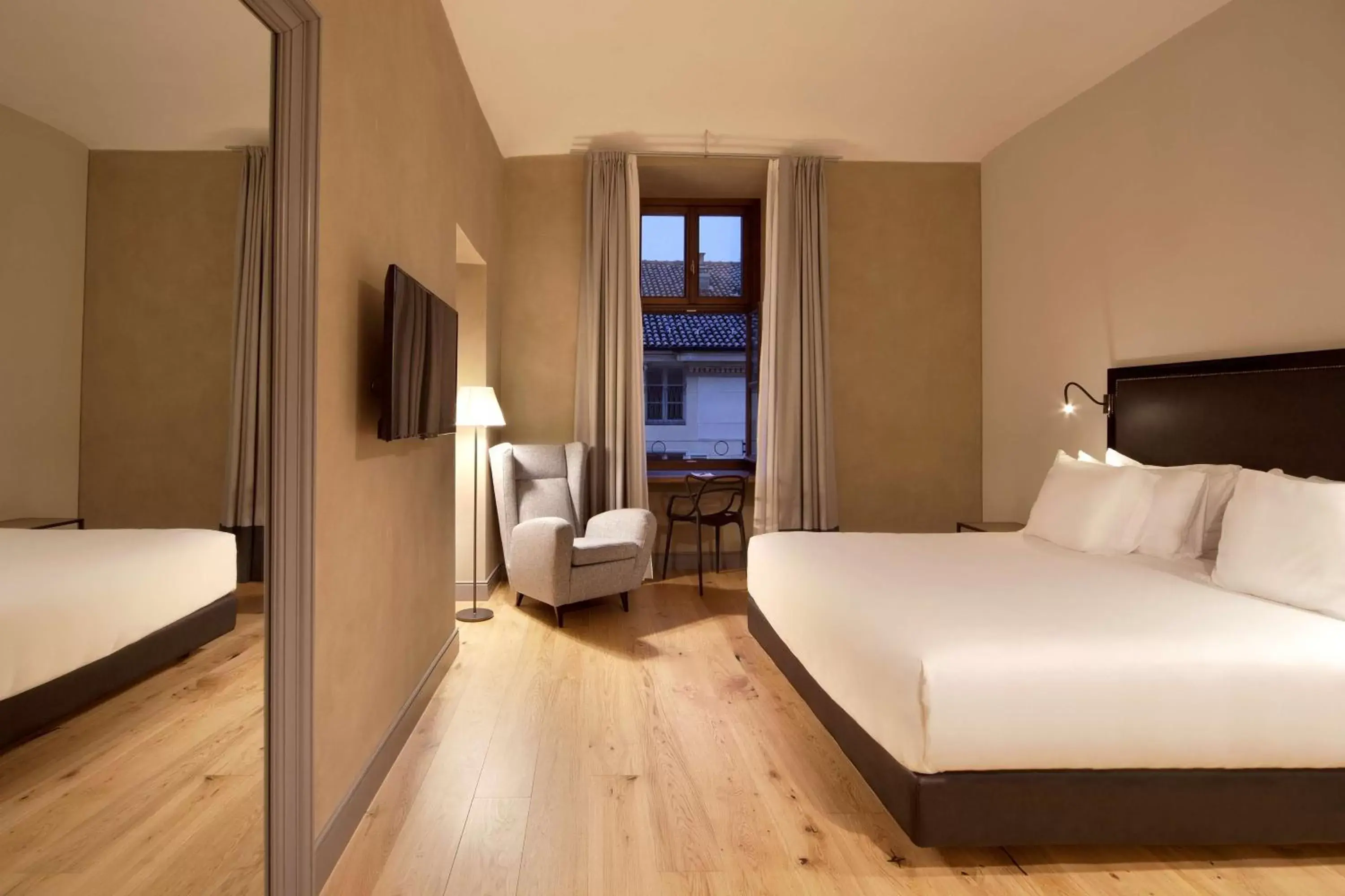 Superior Double or Twin Room with City View in NH Collection Torino Piazza Carlina Superior Double or Twin Room with City View in NH Collection Torino Piazza Carlina