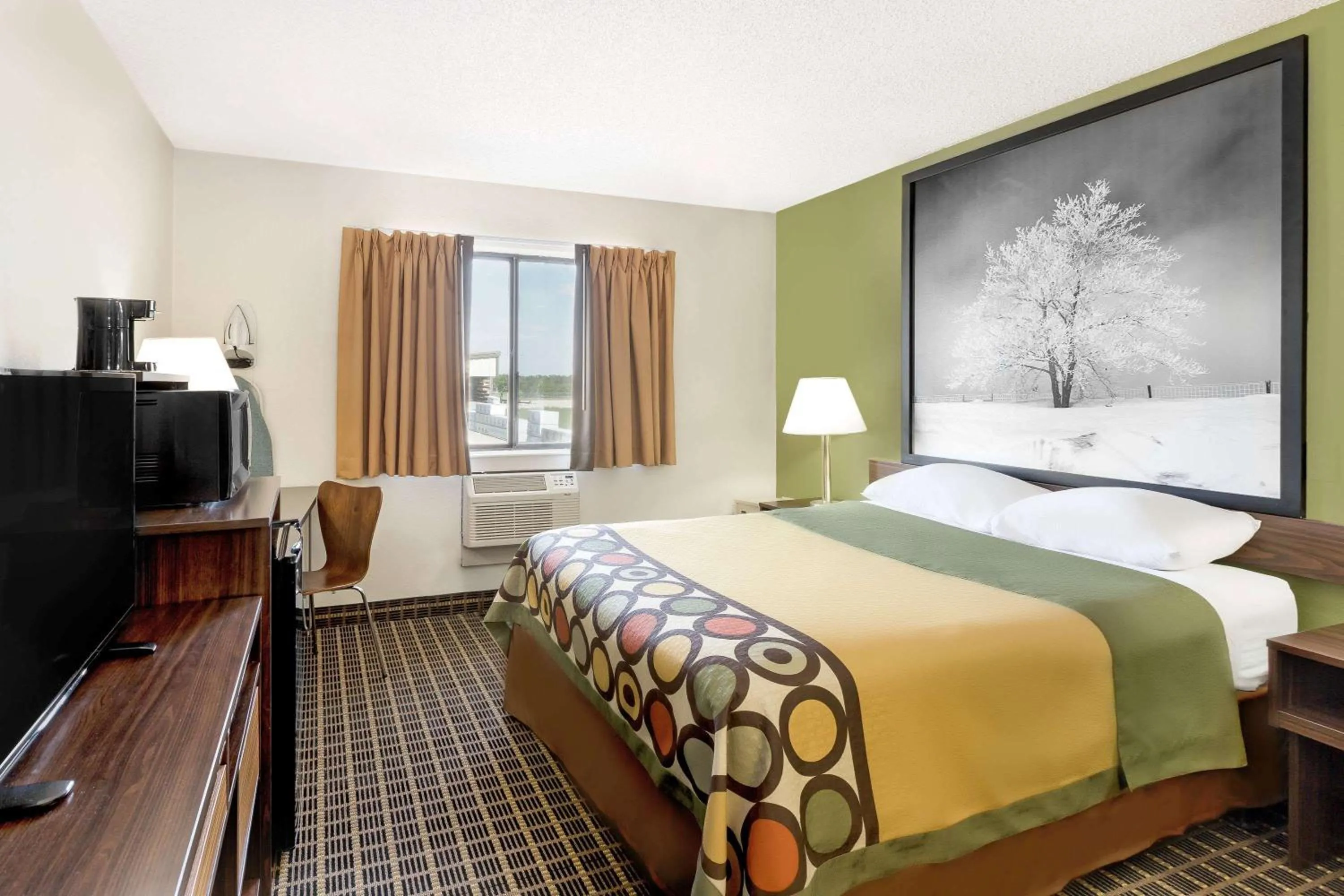 Photo of the whole room, Bed in Super 8 by Wyndham Norfolk