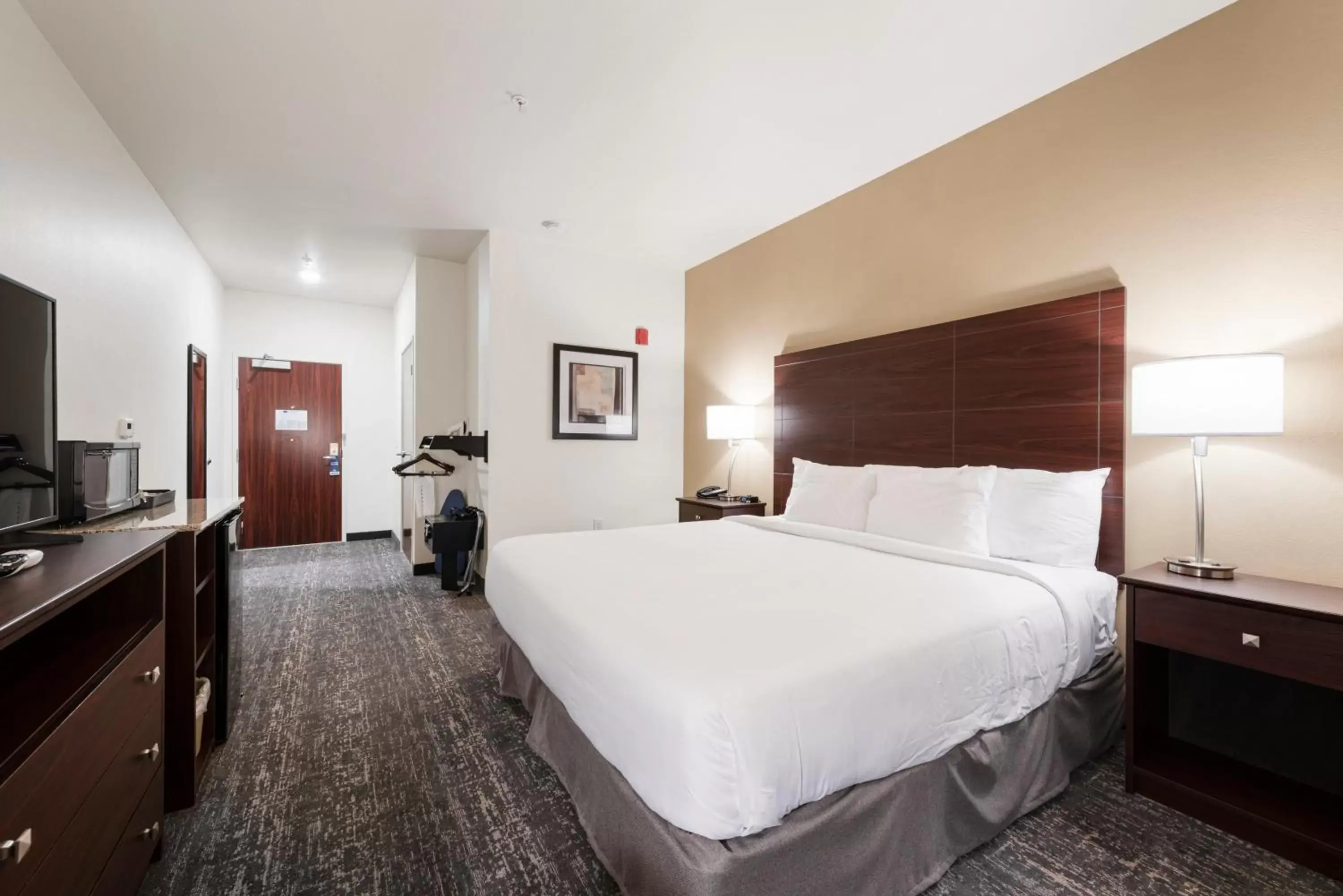 King Room with Roll-In Shower - Disability Access in Cobblestone Hotel & Suites - Urbana King Room with Roll-In Shower - Disability Access in Cobblestone Hotel & Suites - Urbana