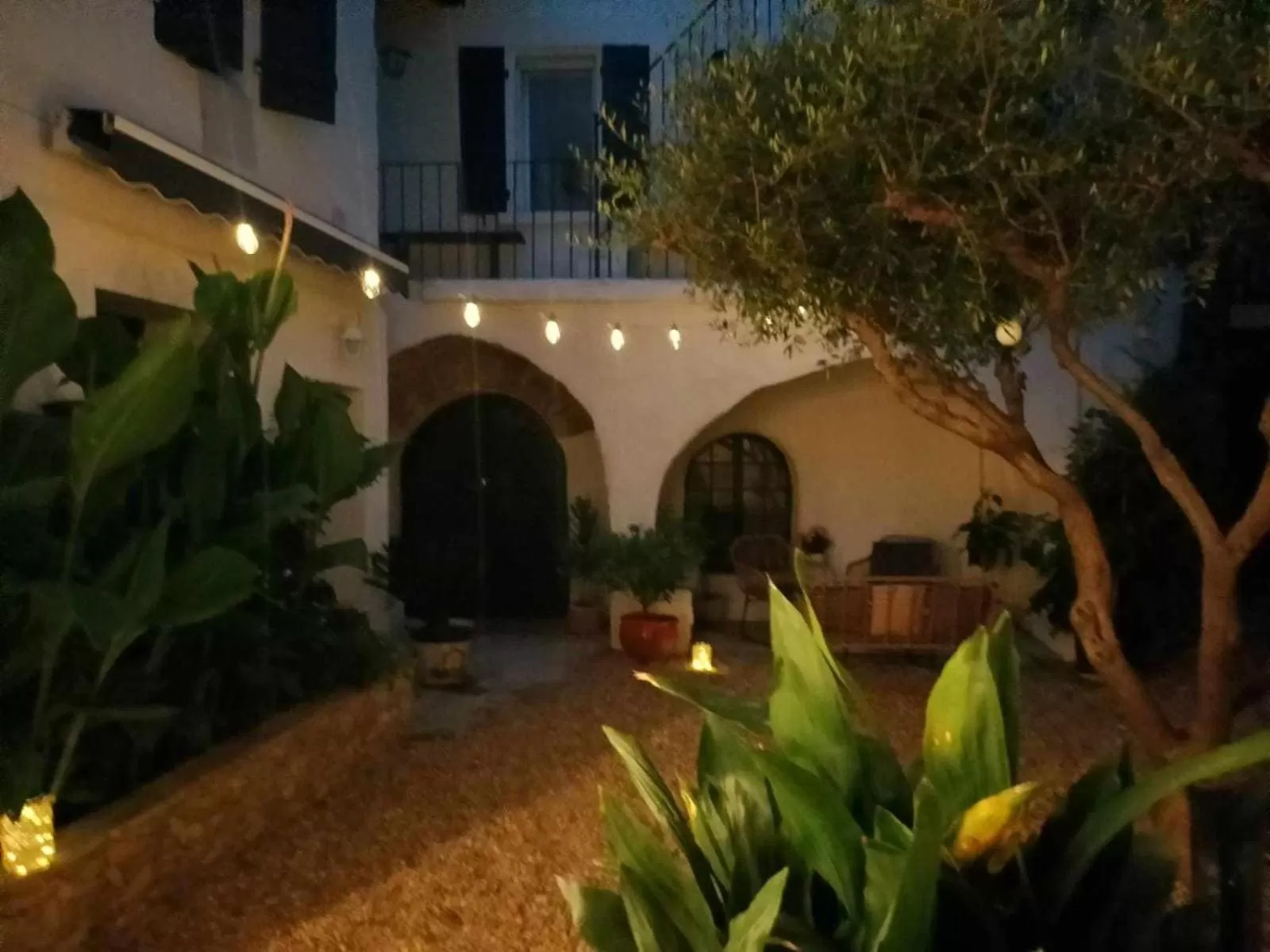 Garden, Property Building in La Cachette