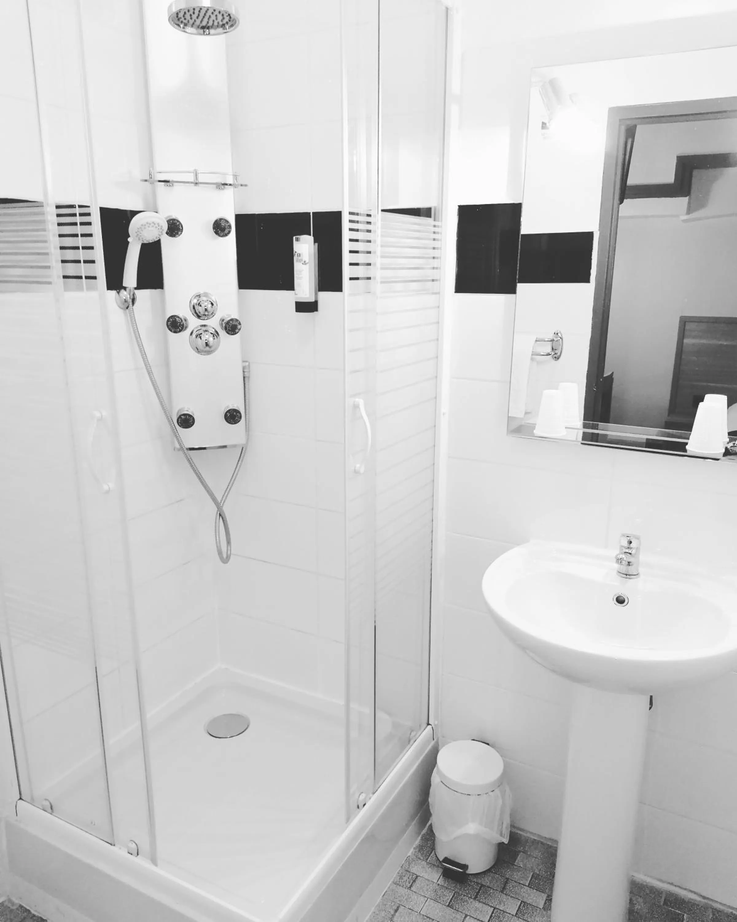 Property building in Logis Hôtel Saint Jacques