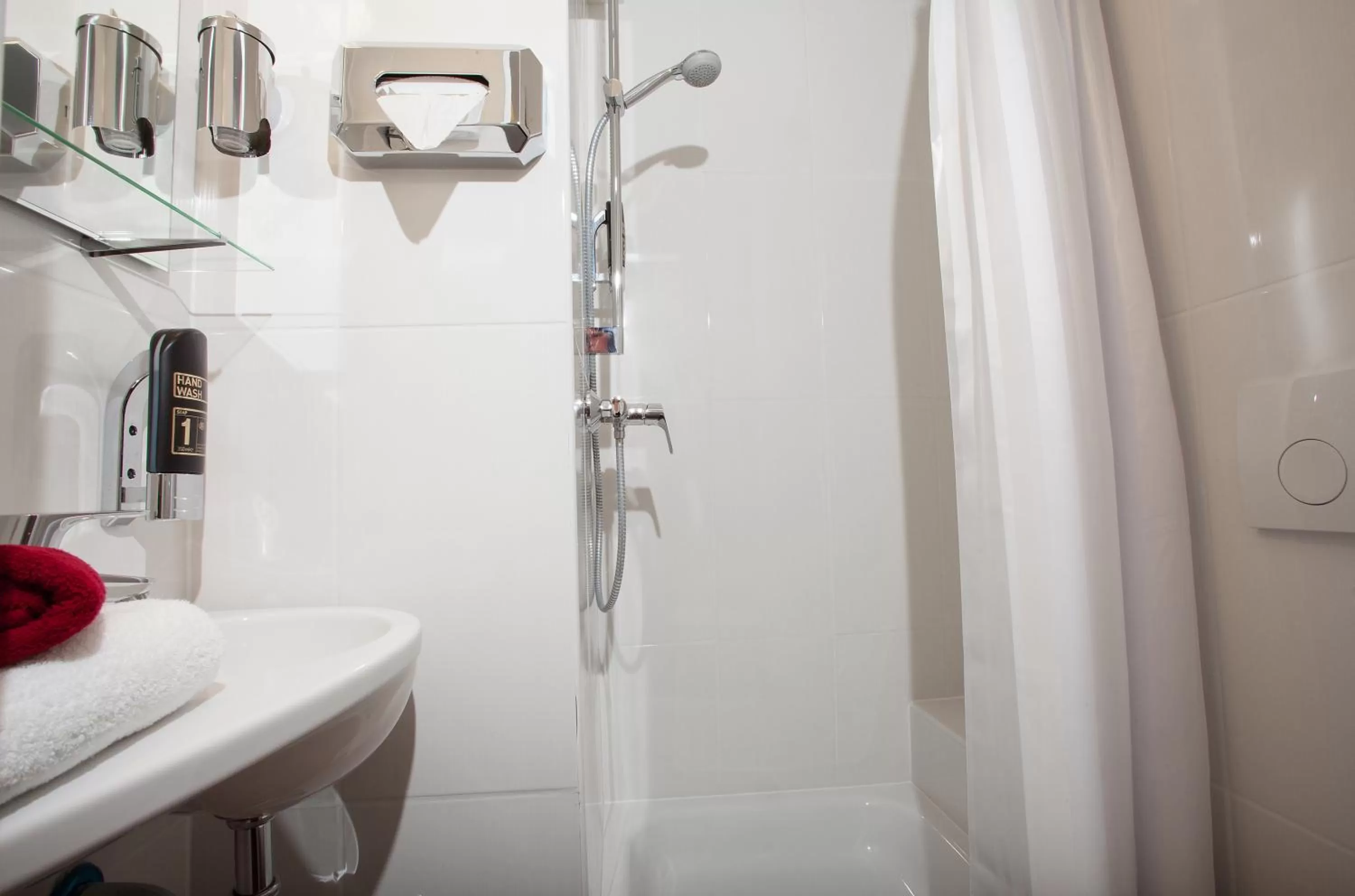 Bathroom in Hotel West